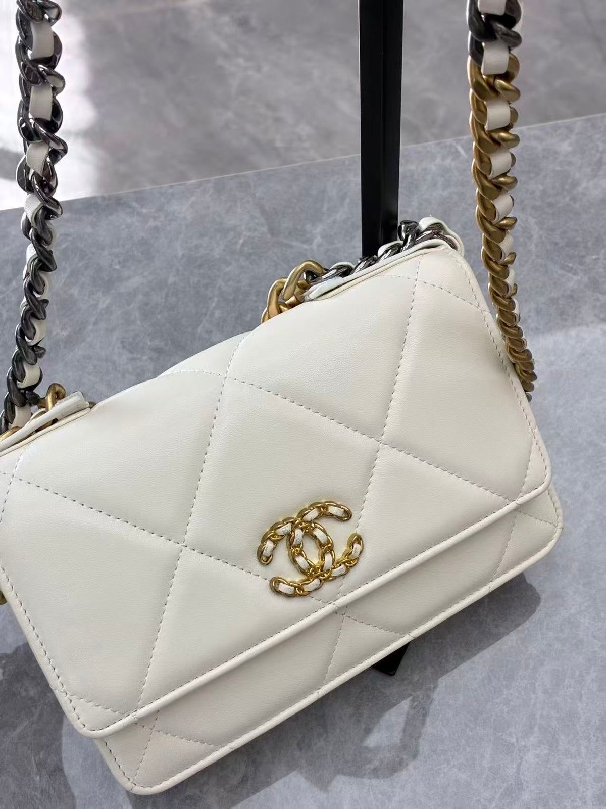 CHANEL 19 Wallet on Chain – Ivory Beige Lambskin, Two-Tone Gold & Silver Chain, Microchip Era, Good Pre-Owned
