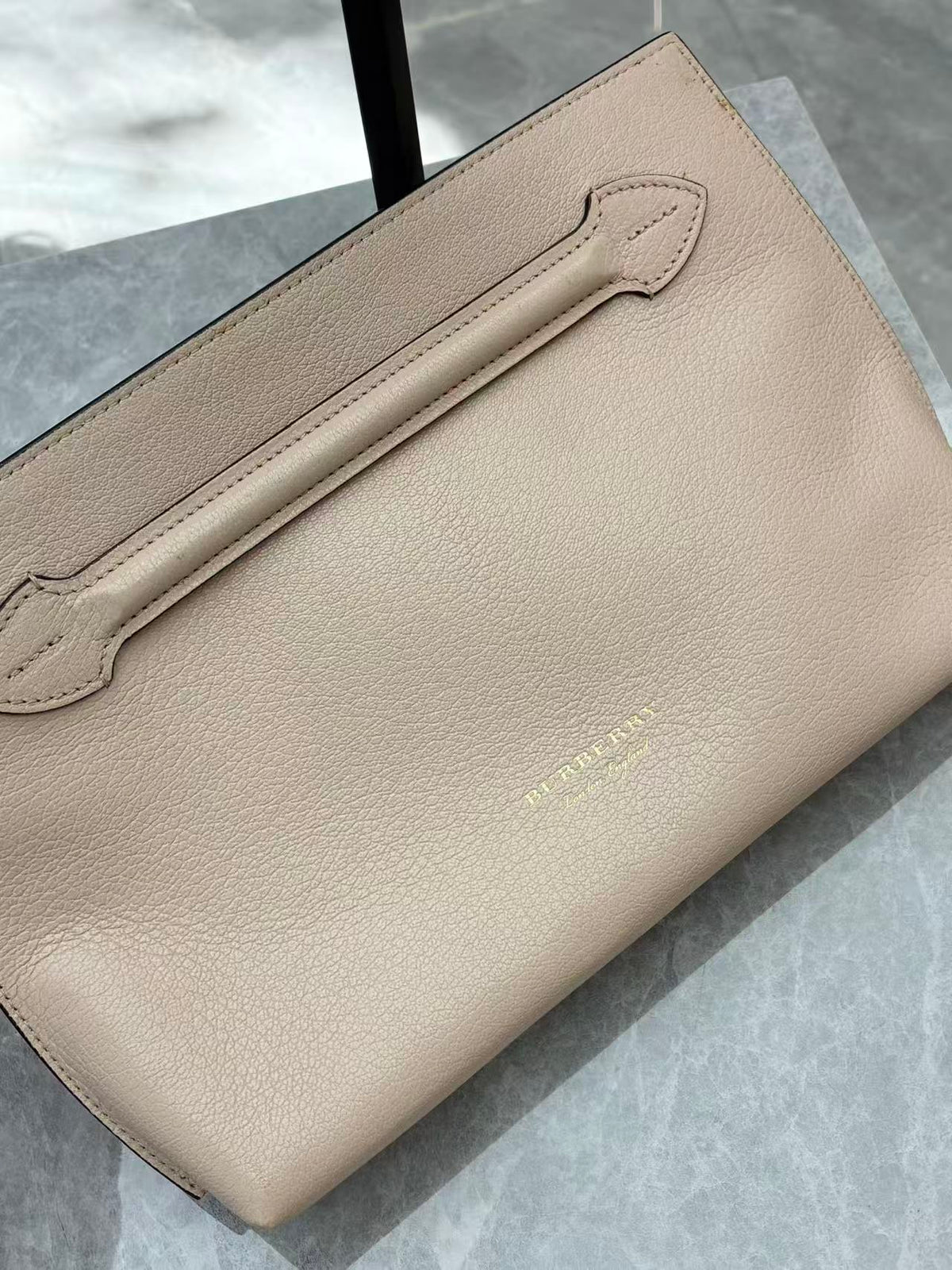 BURBERRY Leather Clutch – Nude with Gold Zip and Arrow Detail, Good Pre-Owned
