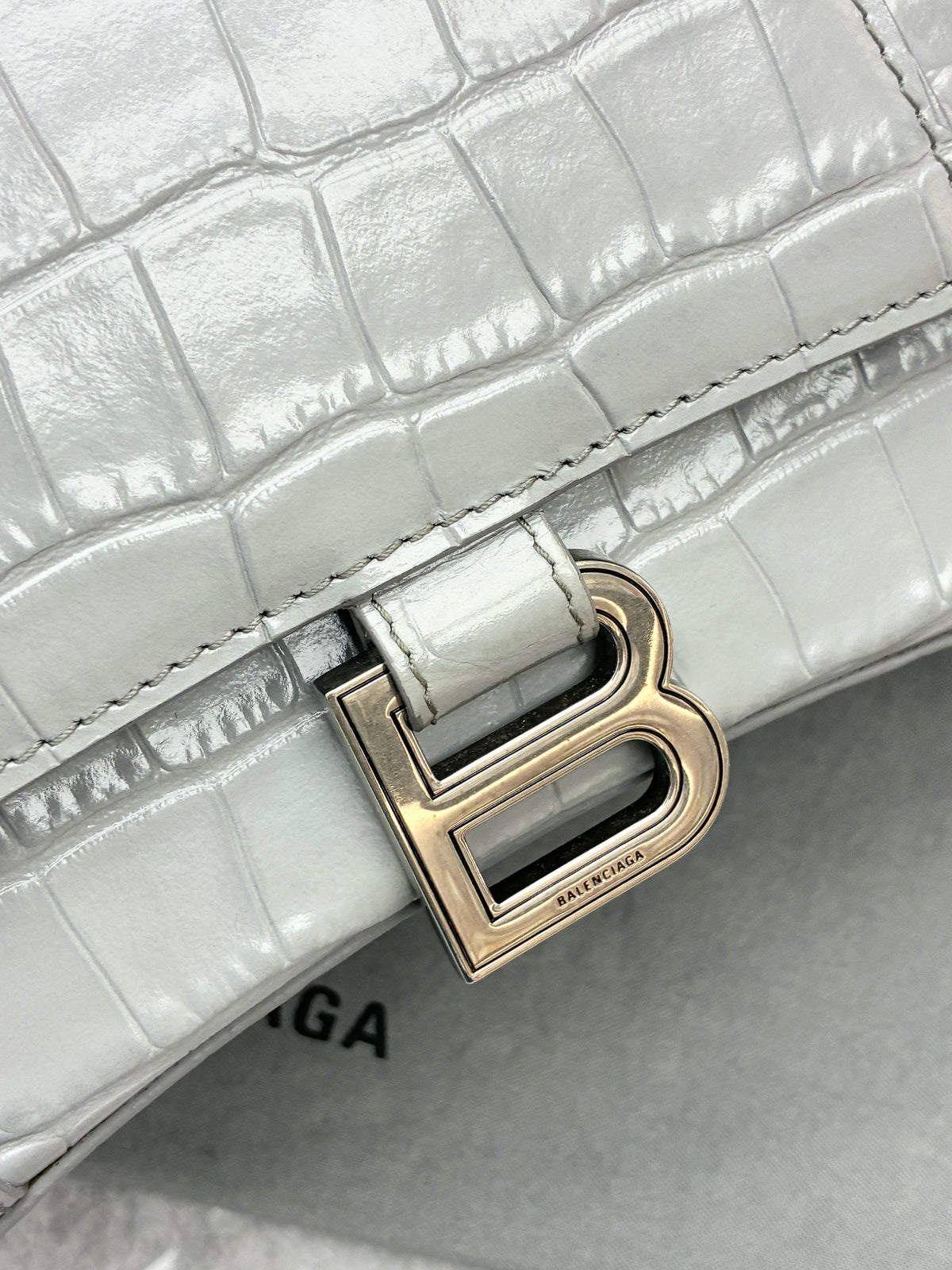 BALENCIAGA Hourglass Small – Grey Crocodile-Embossed Calfskin, Silver Hardware, Good Pre-Owned