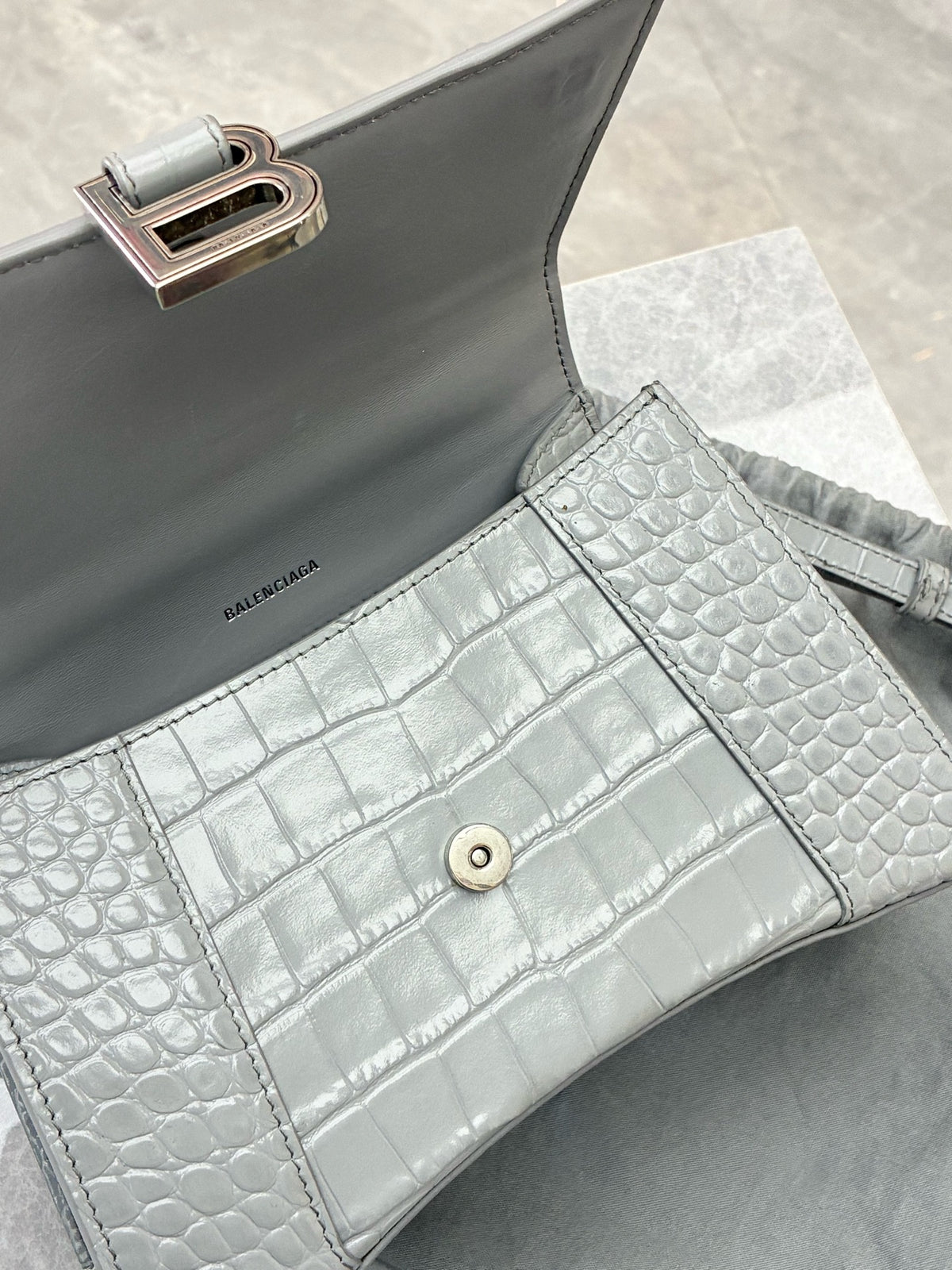 BALENCIAGA Hourglass Small – Grey Crocodile-Embossed Calfskin, Silver Hardware, Good Pre-Owned
