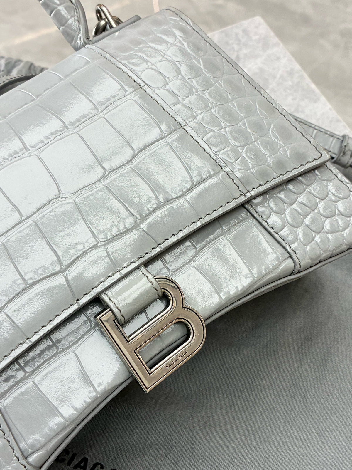 BALENCIAGA Hourglass Small – Grey Crocodile-Embossed Calfskin, Silver Hardware, Good Pre-Owned