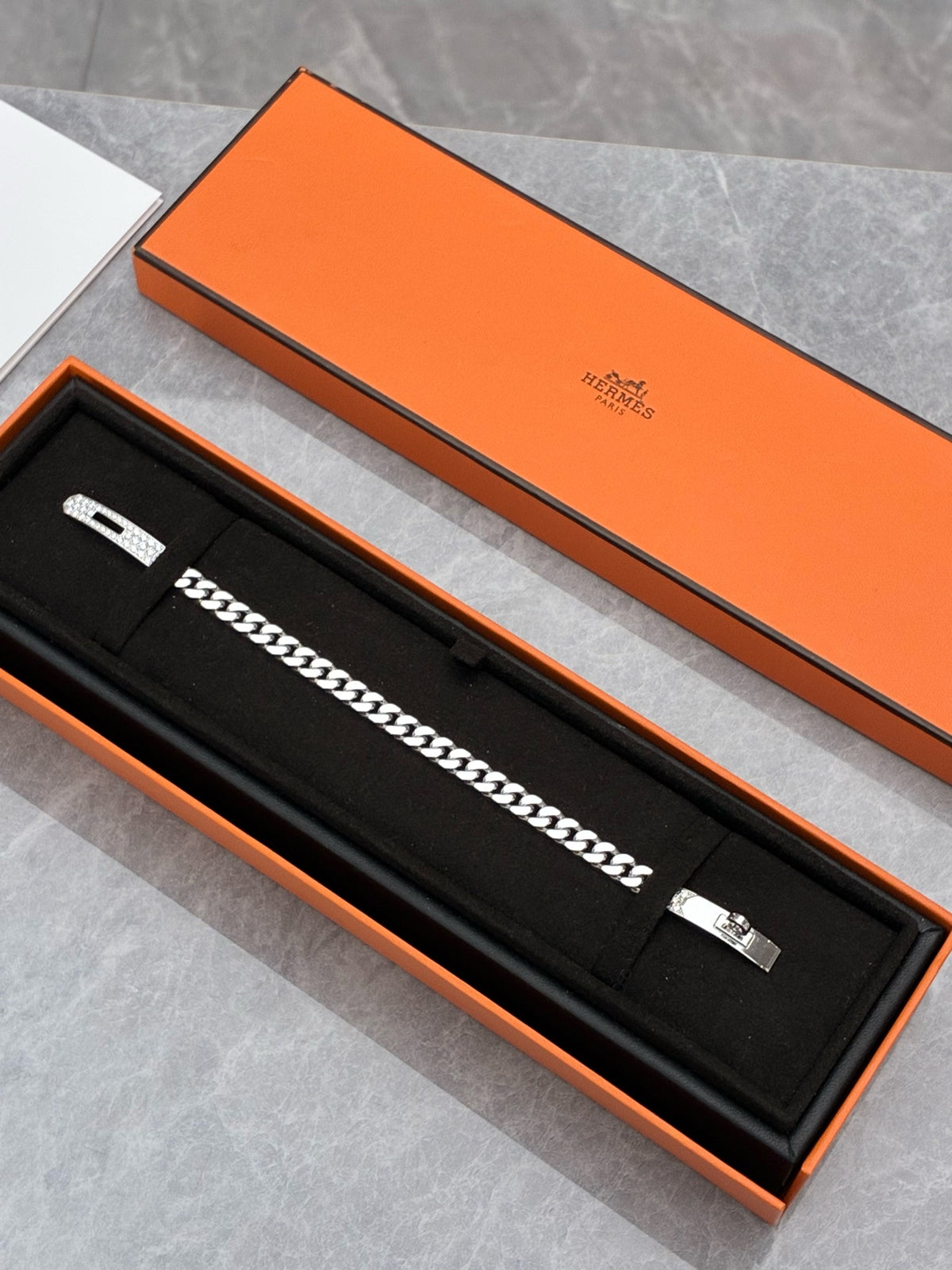 HERMÈS Kelly Gourmette Bracelet – White Gold, Full Diamond-Set, Size ST, 2024, Brand New