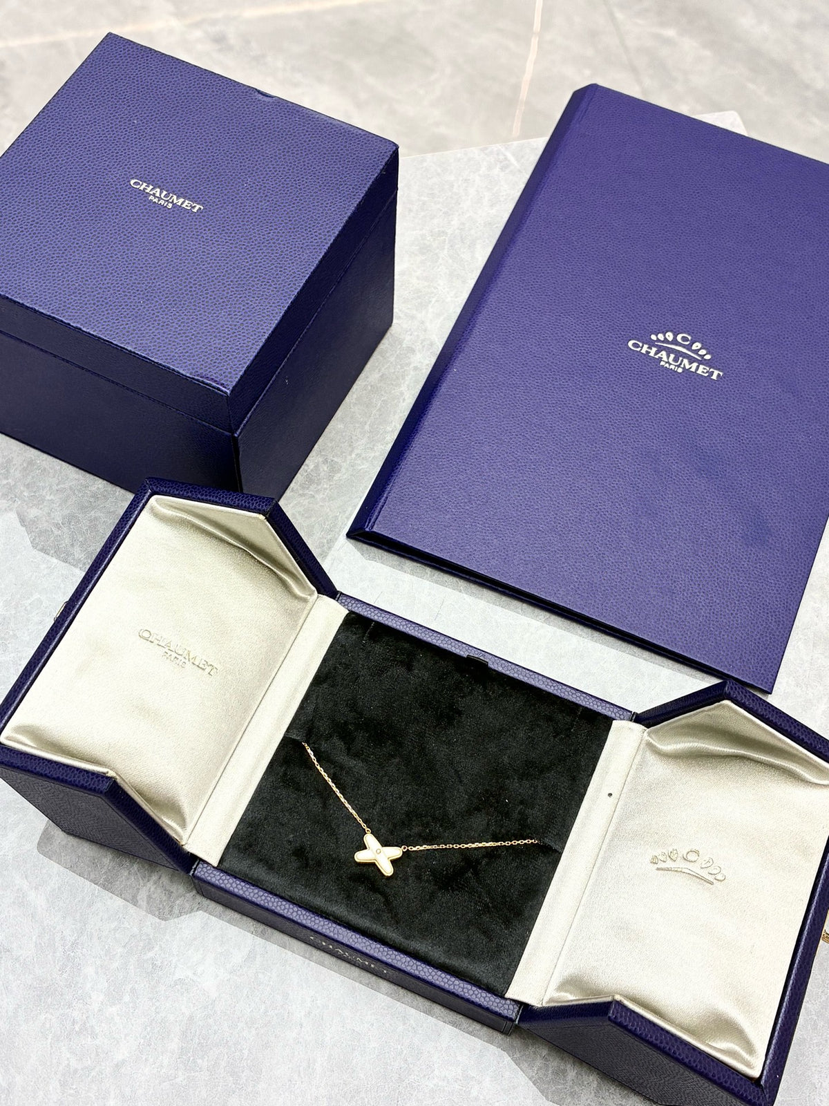 CHAUMET Jeux de Liens Necklace – Rose Gold with White Mother-of-Pearl, 2021, Good Pre-Owned