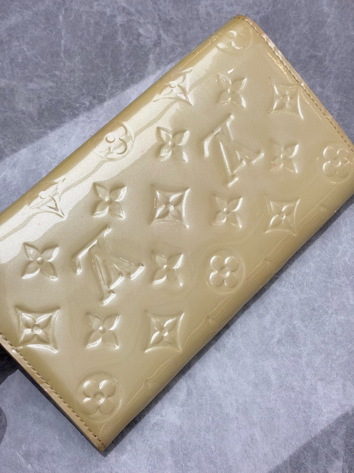 LOUIS VUITTON Flap Wallet – Ivory Patent Leather with Monogram Embossing, Gold Hardware, Good Pre-Owned