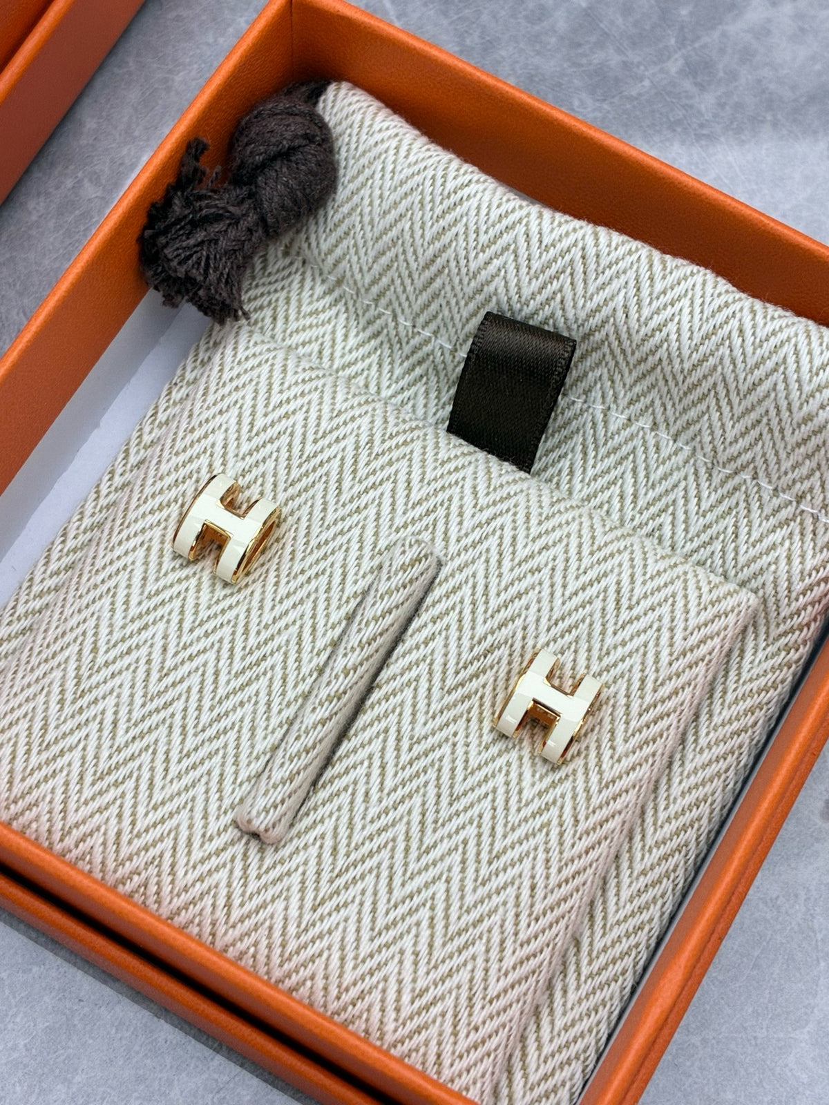 HERMÈS Pop H Earrings – White Lacquer, Rose-Gold-Plated Hardware, Brand New