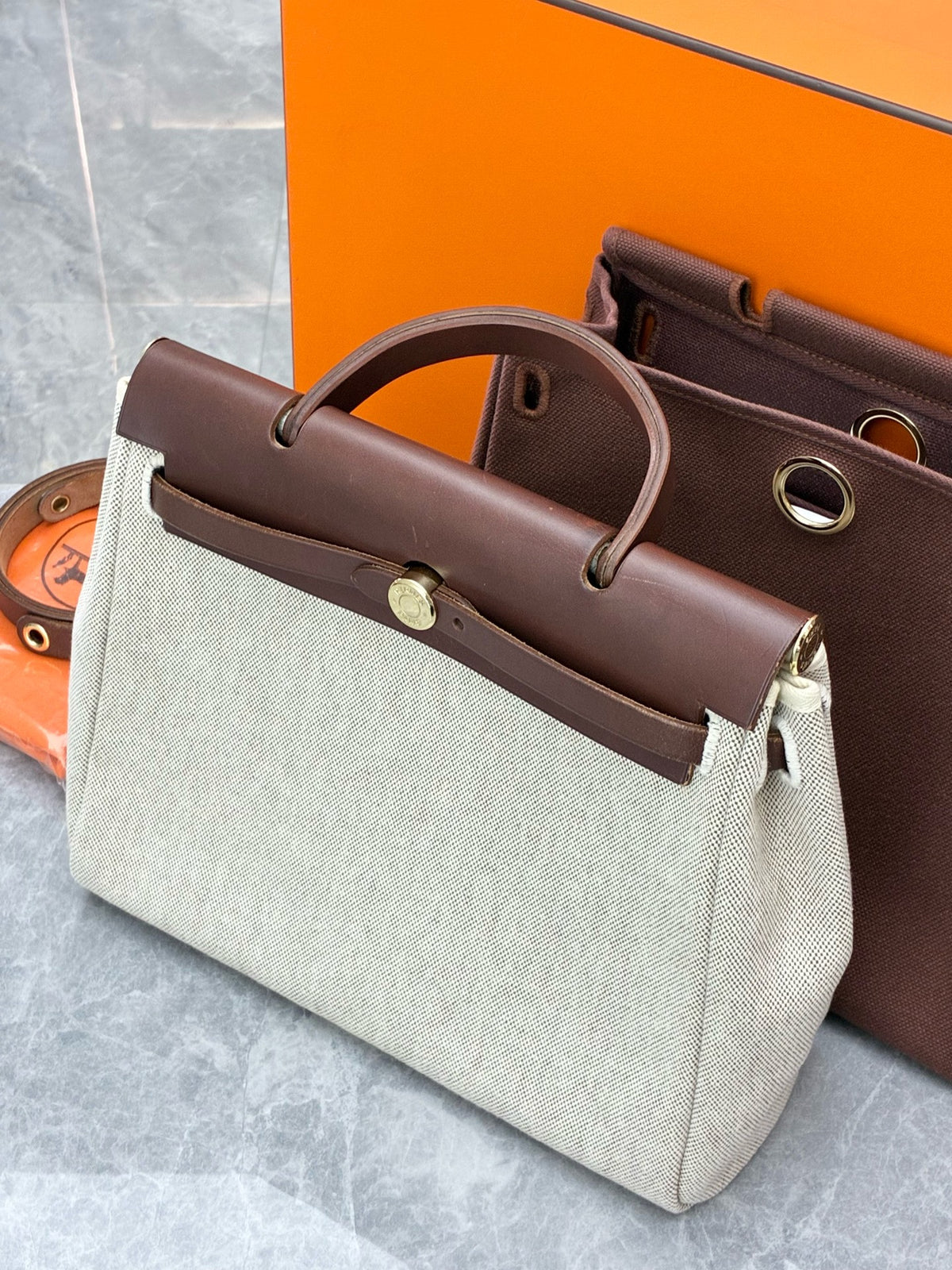 HERMÈS Herbag 31 – Ecru Toile Canvas with Vachetta Leather and Gold-Tone Hardware, E Stamp, Good Pre-Owned