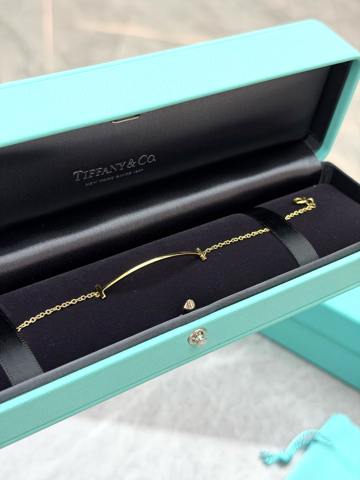 TIFFANY & CO. Chain Bracelet – 18K Yellow Gold, Medium Length 17.5 cm, Good Pre-Owned