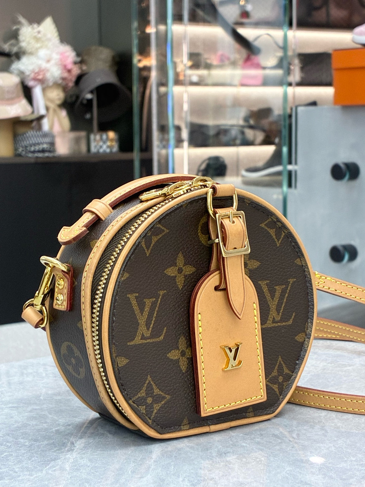 LOUIS VUITTON Boite Chapeau Mini – Monogram Coated Canvas with Vachetta Trim and Gold-Tone Hardware, Microchip Era, Good Pre-Owned