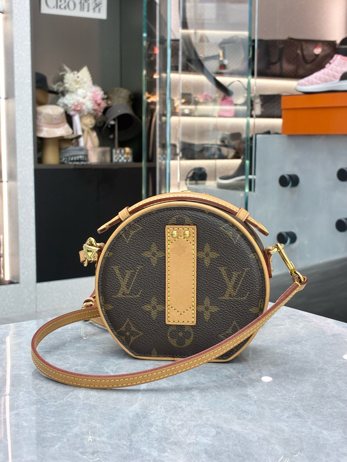 LOUIS VUITTON Boite Chapeau Mini – Monogram Coated Canvas with Vachetta Trim and Gold-Tone Hardware, Microchip Era, Good Pre-Owned