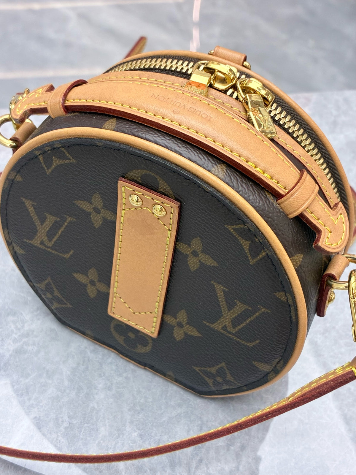 LOUIS VUITTON Boite Chapeau Mini – Monogram Coated Canvas with Vachetta Trim and Gold-Tone Hardware, Microchip Era, Good Pre-Owned