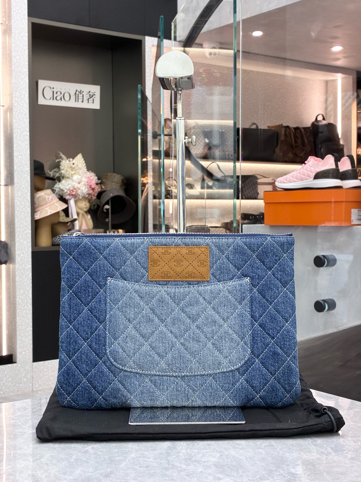 CHANEL Denim WOC Clutch – Blue Ombré Denim with Silver-Tone CC, 27 x 20 cm, Excellent Pre-Owned