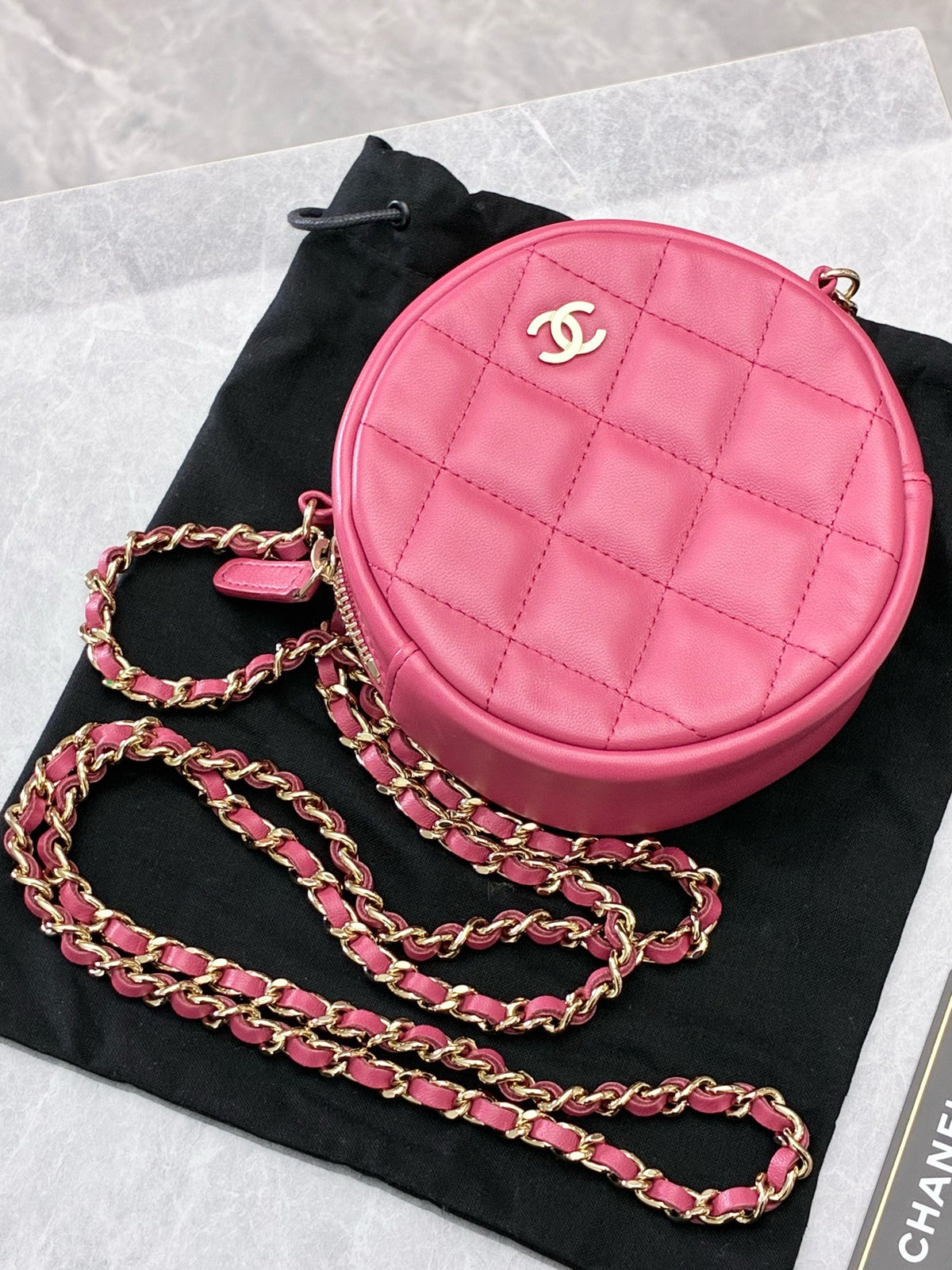 CHANEL Round Vanity Bag – Pink Quilted Lambskin with Gold-Tone CC and Chain Strap, Excellent Pre-Owned