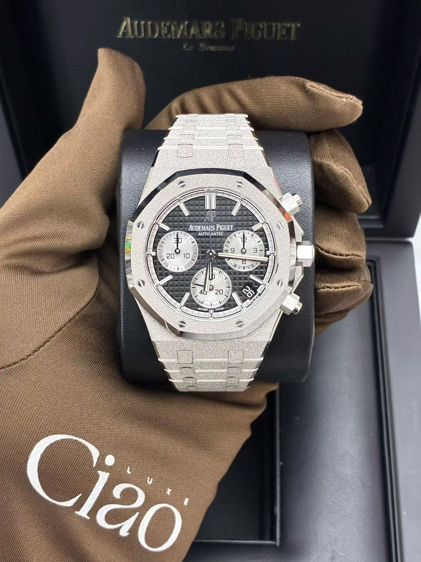 Audemars Piguet Royal Oak Frosted Gold Chronograph (41mm)