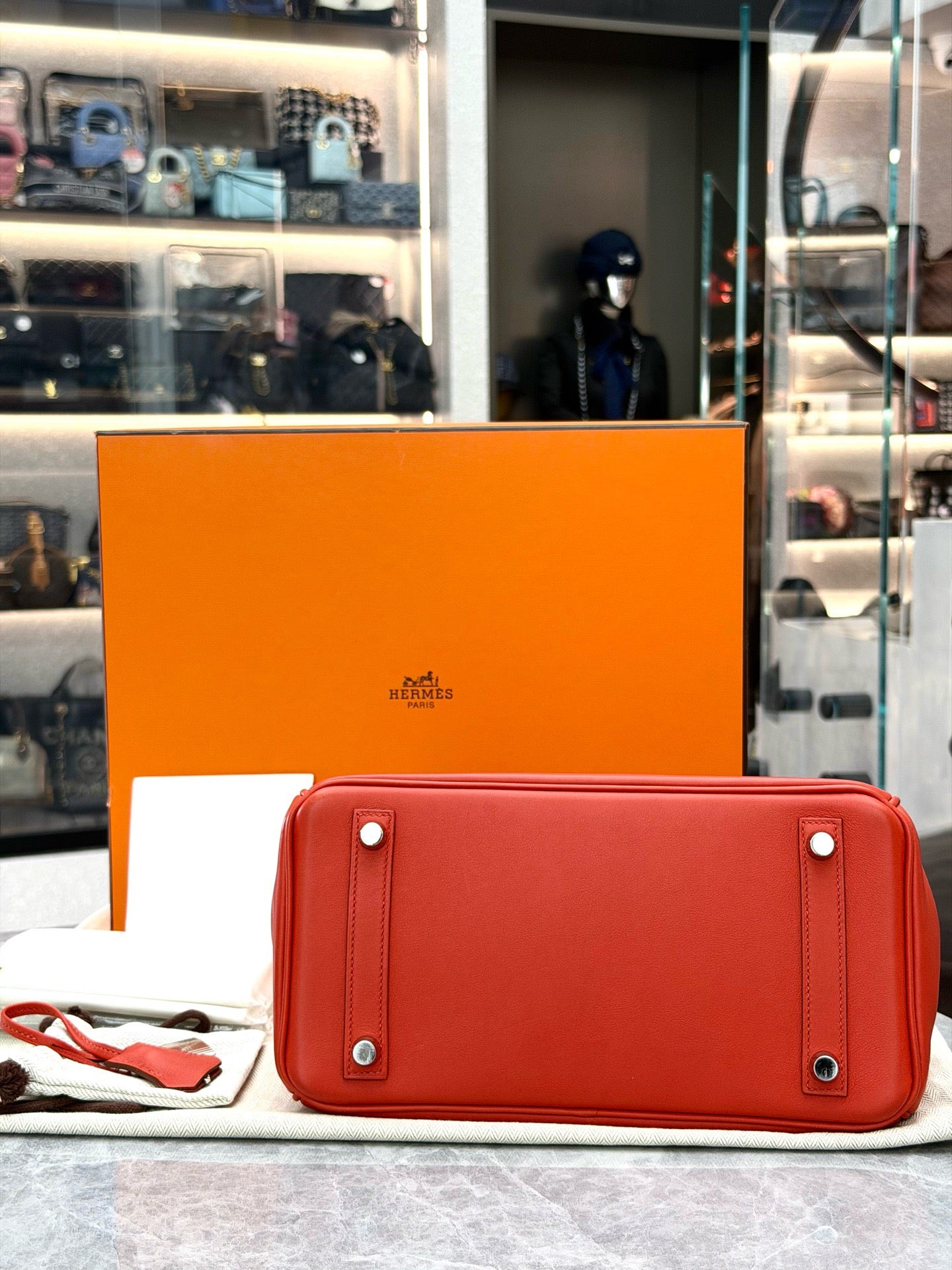 Hermès Birkin 25 in the vibrant Orange Feu (9T) （X stamp)