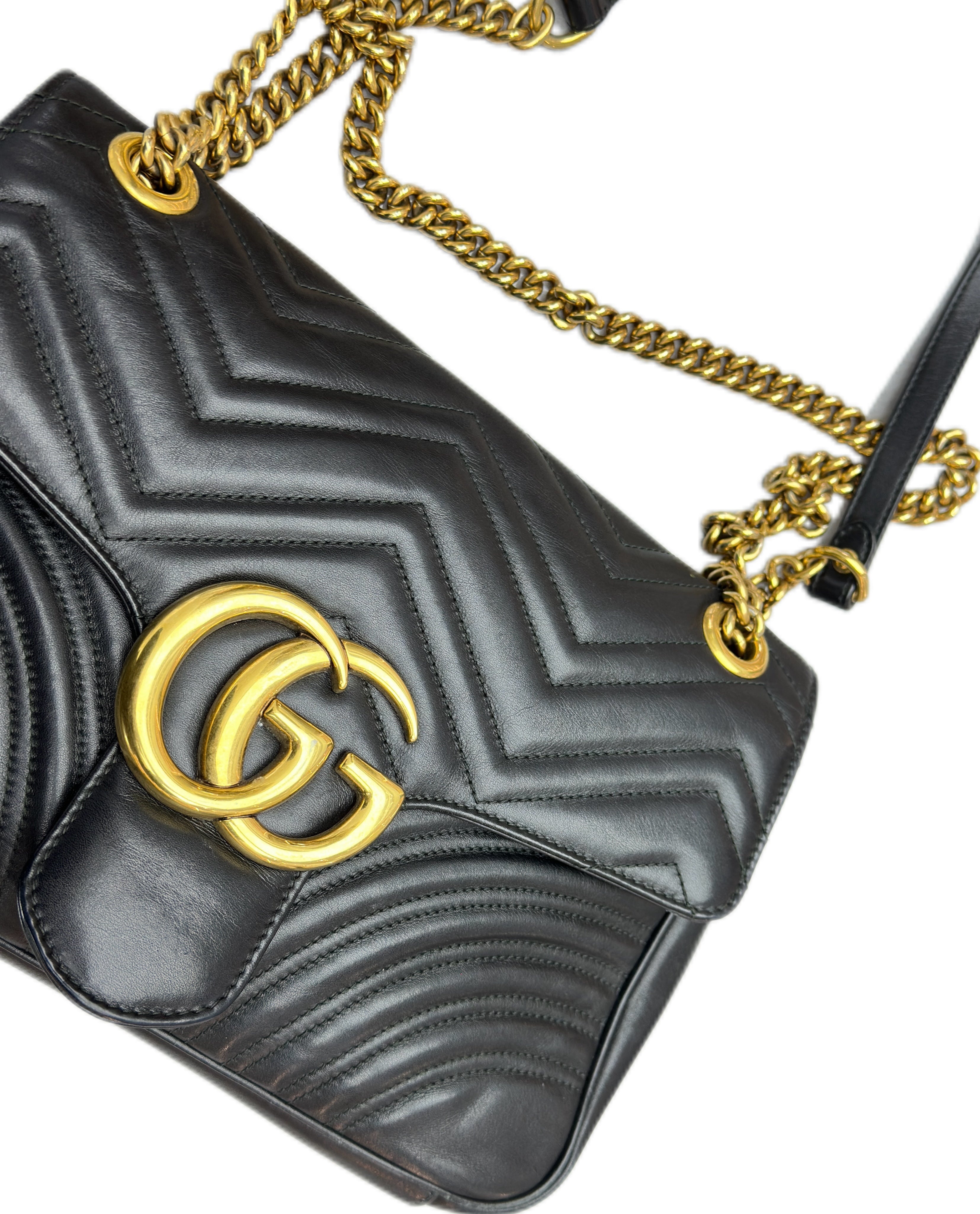 GUCCI GG Marmont SMALL MATELASSÉ SHOULDER BAG