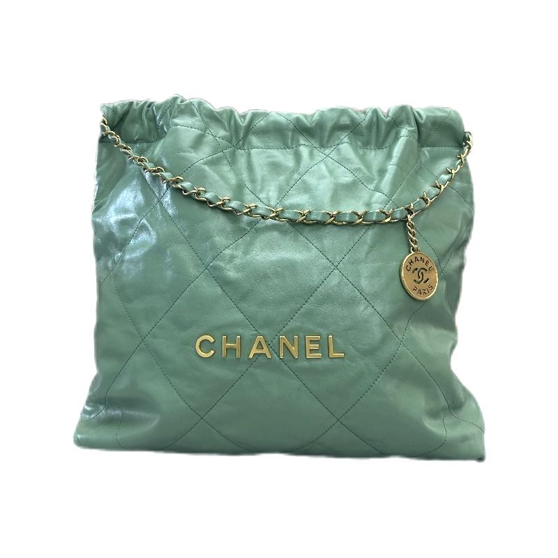 CHANEL 22 BAG Medium in Shiny Calfskin and GHW with Microchip (Green)