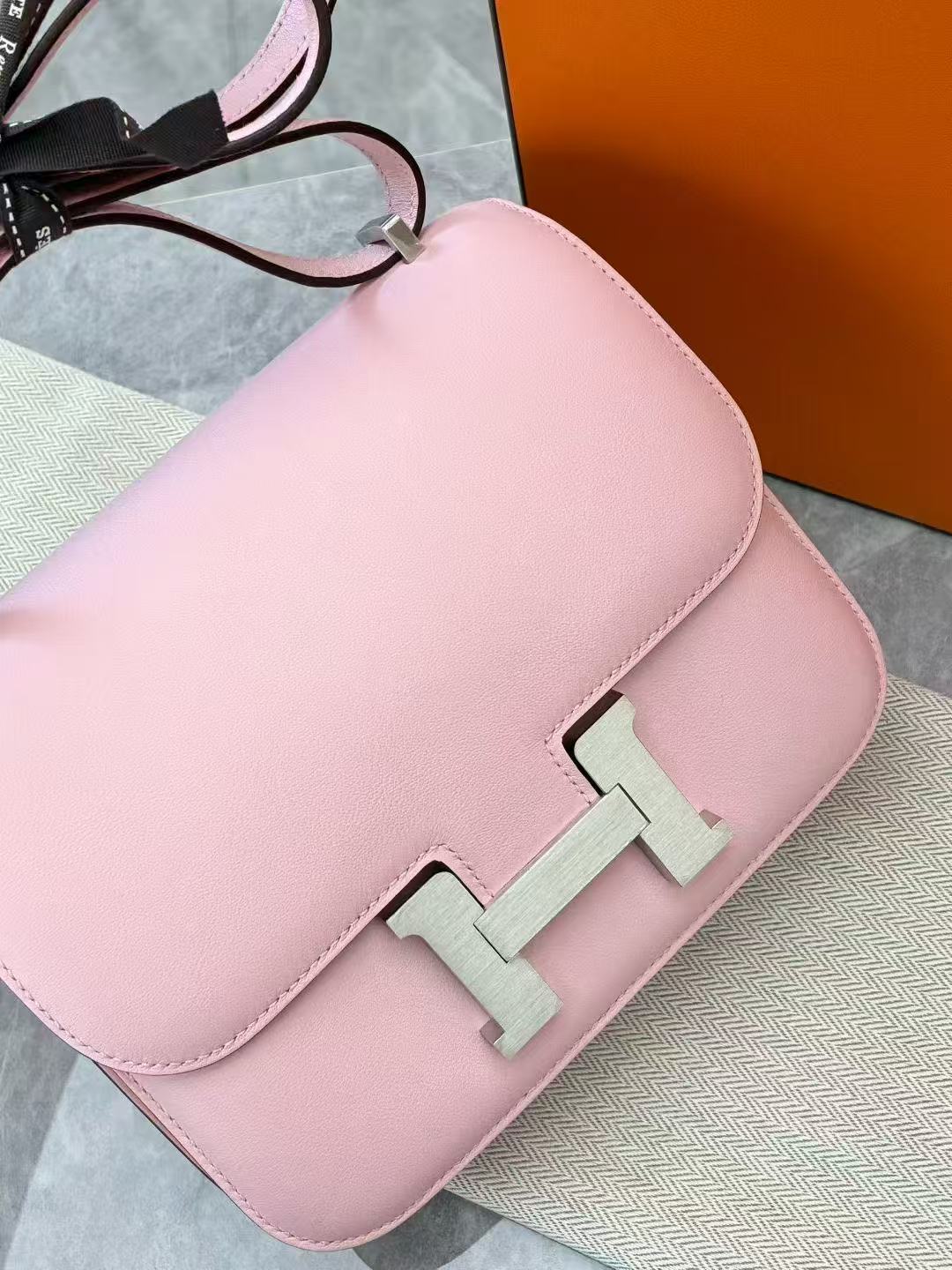 Hermès Constance Mini 19 3Q Sakura Pink Swift leather with brushed silver hardware (K stamp