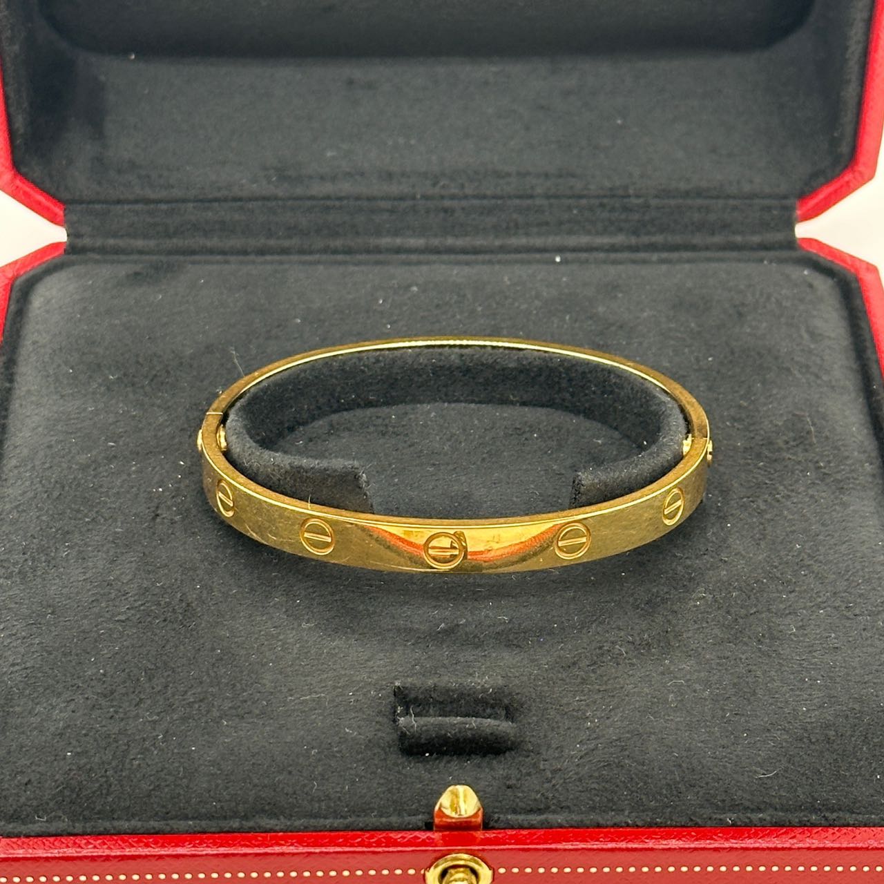 CARTIER Love Bracelet (Yellow Gold)