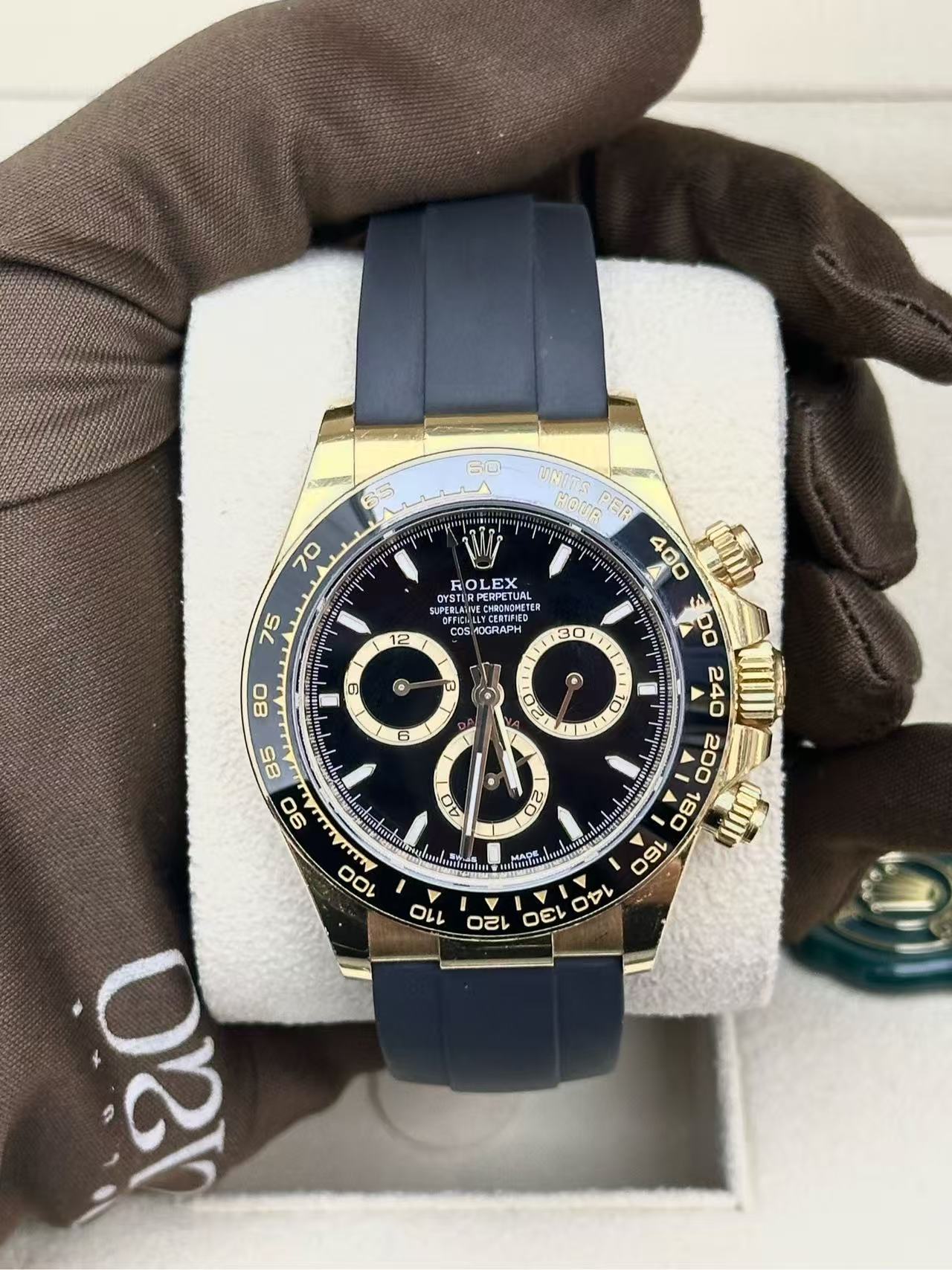 Rolex Cosmograph Daytona Oyster, 40 mm, yellow gold Reference 126518LN