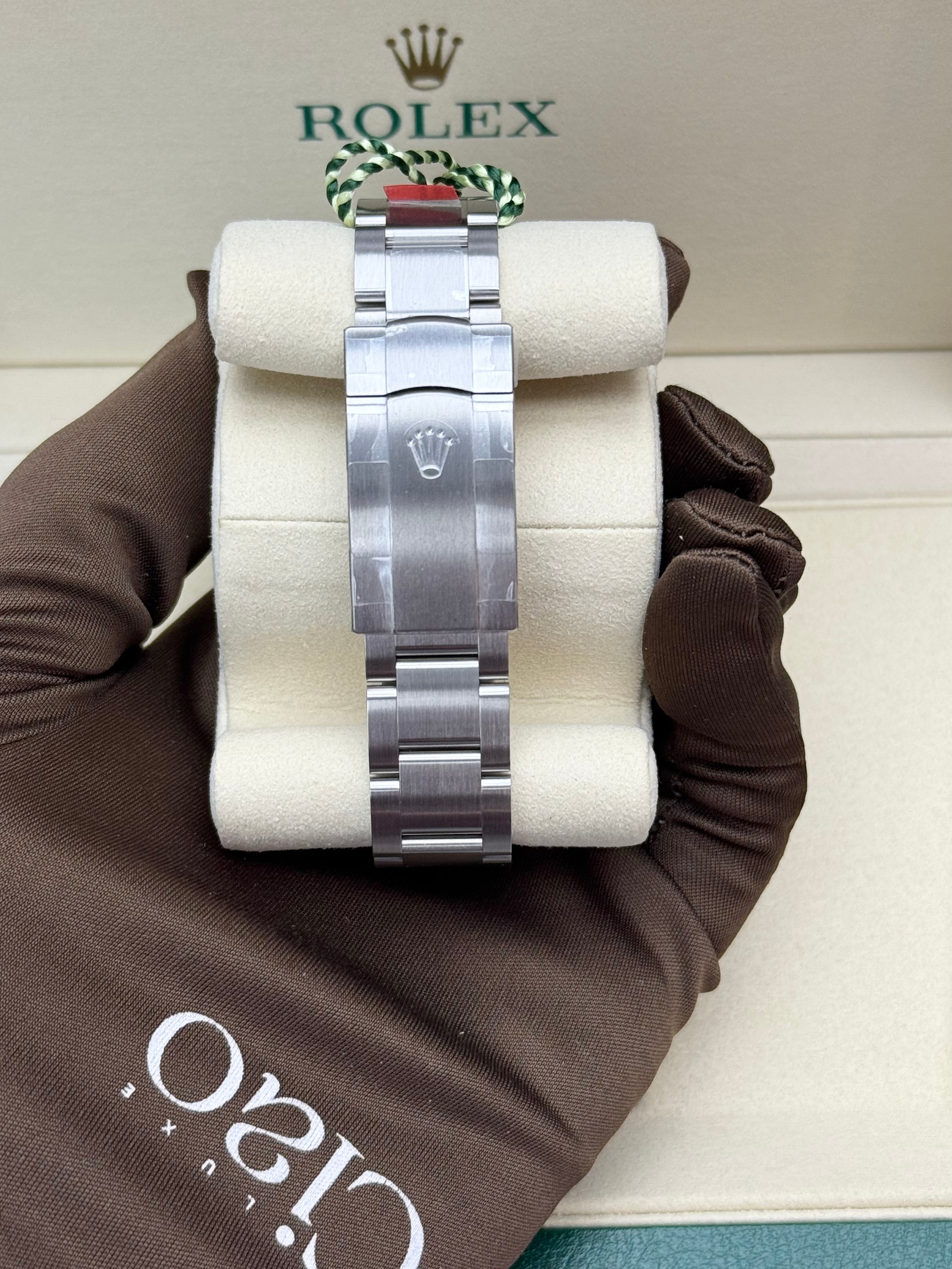 Rolex Oyster Perpetual 36 “Avocado Green” dial
