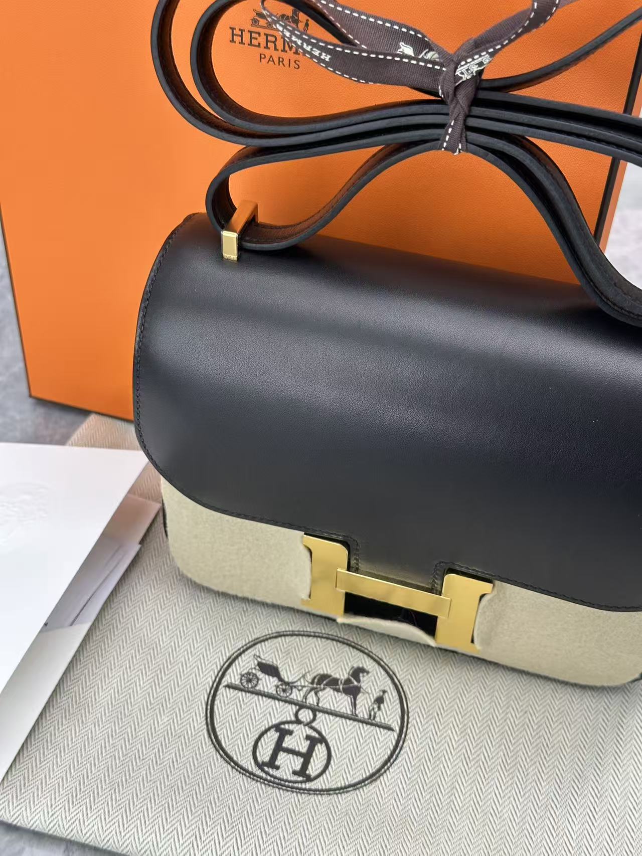 Hermès Constance 19 Black Noir GHW K Stamp in Evercalf Leather