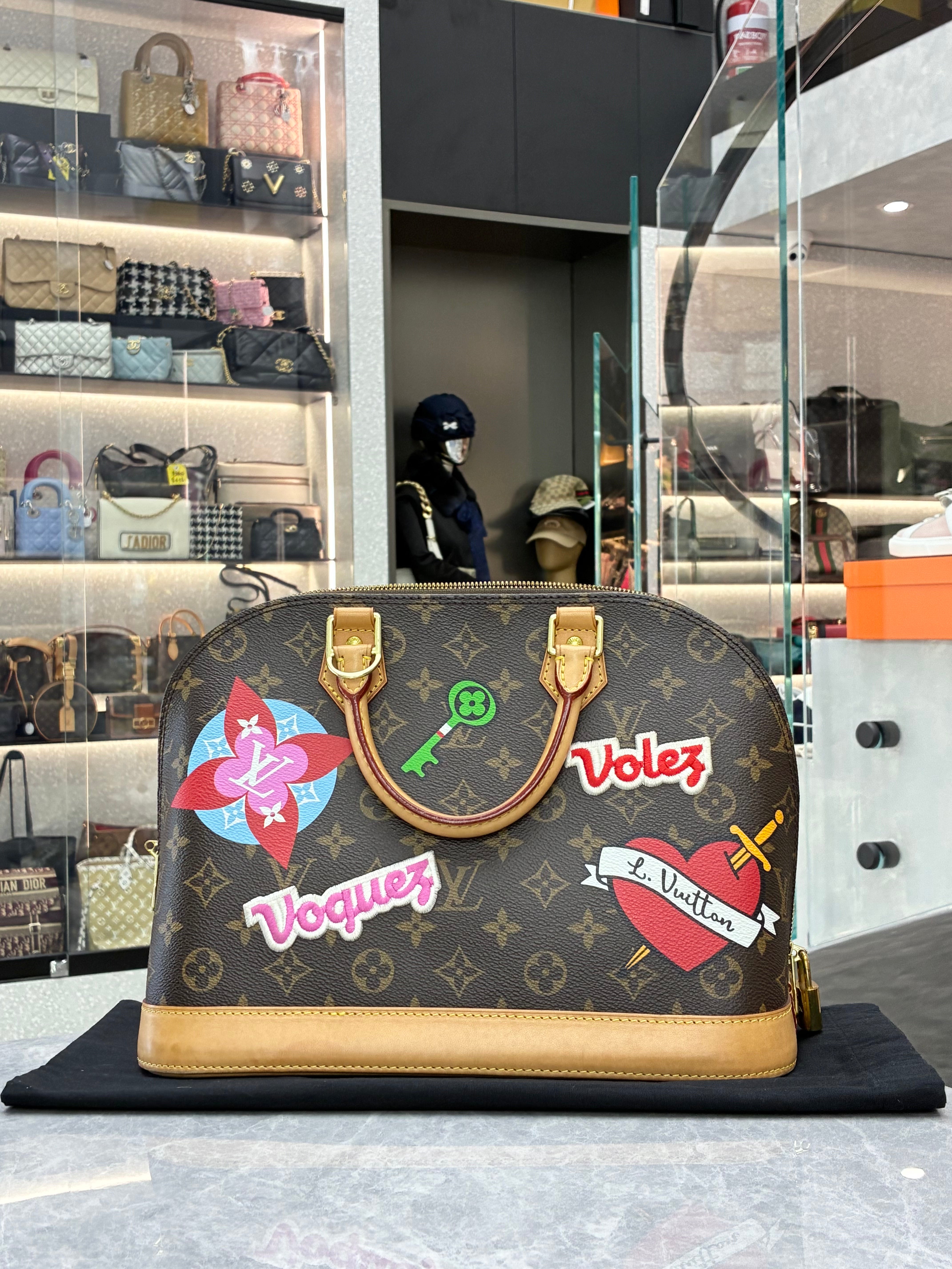 Louis Vuitton 2018 Limitation Monogram Alma PM - Handle bags