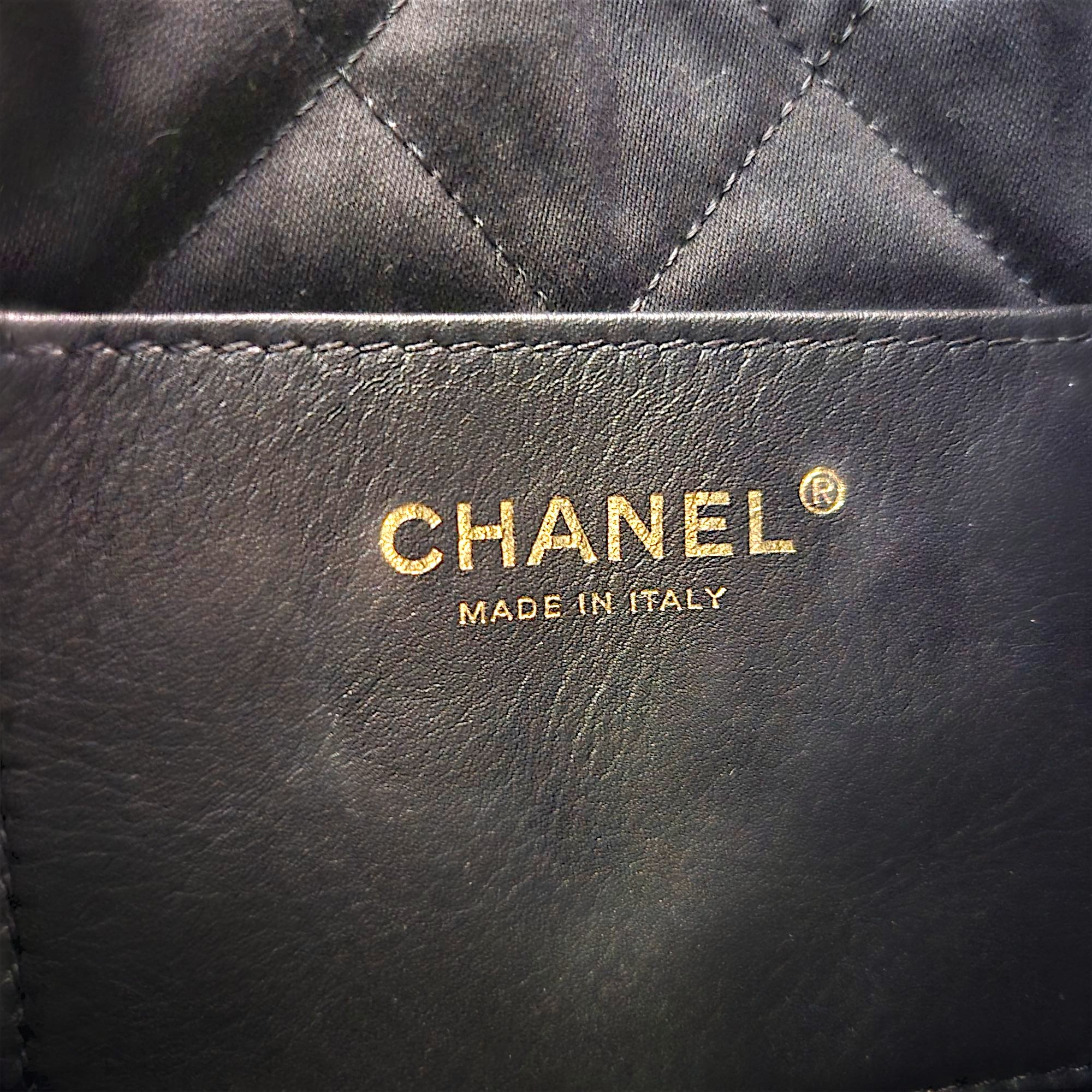 Chanel mini 22 bag shiny calfskin black (microchip)