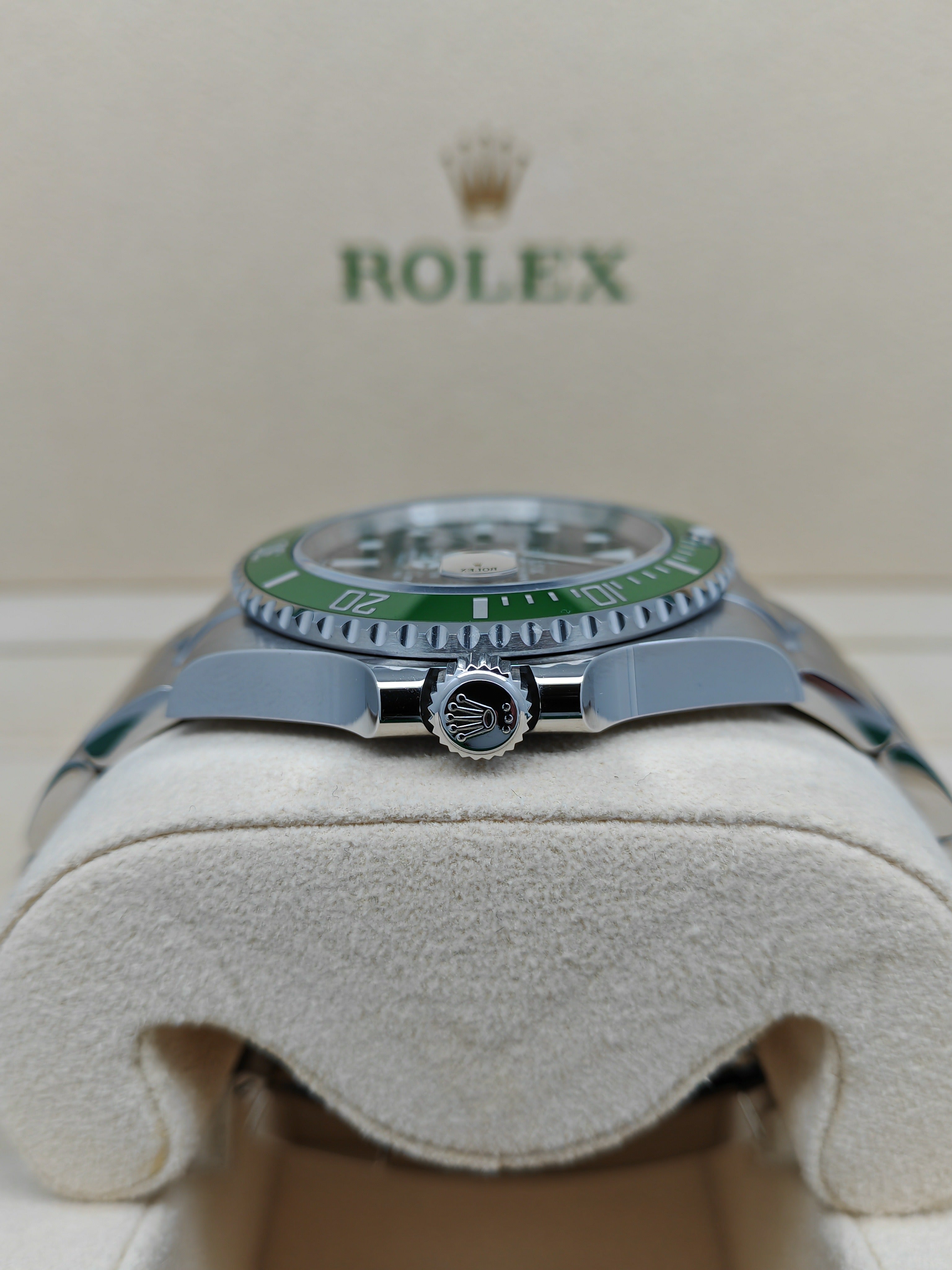 Rolex 126610LV Submariner Date 41 with Oystersteel, Green ceramic and black dial, Oyster Bracelet （2024）