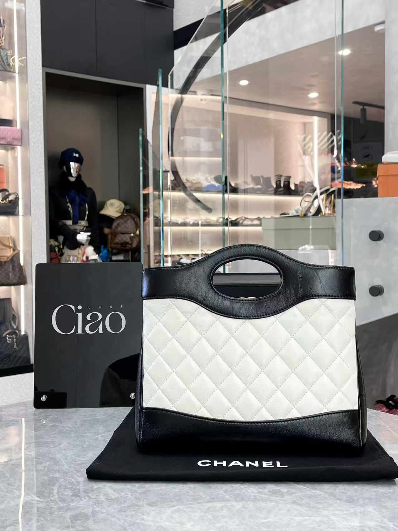 Chanel 31 Bag mini Black & white Leather