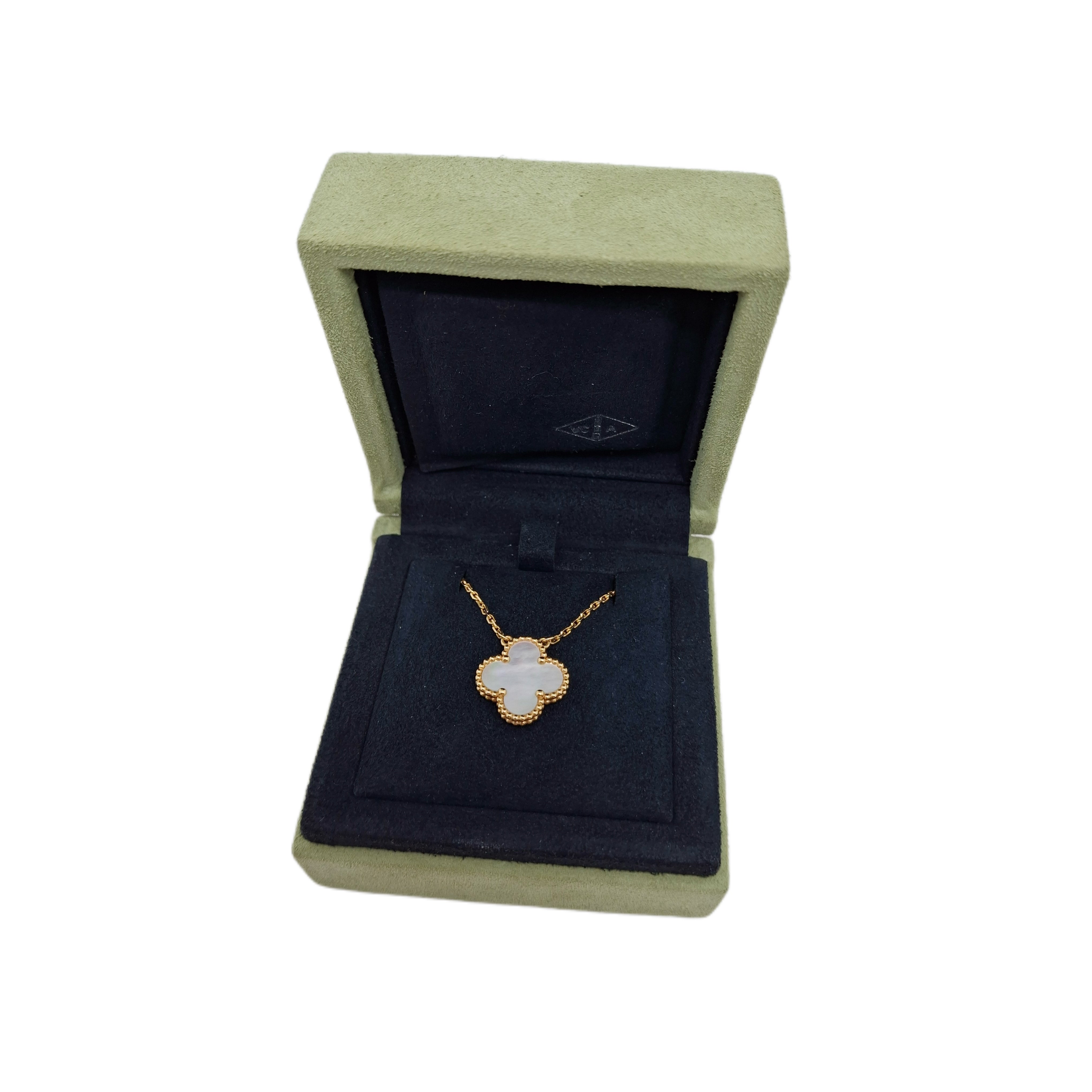 Van Cleef & Arpels Vintage Alhambra Pendant (White Mother-of-pearl) Yellow Gold