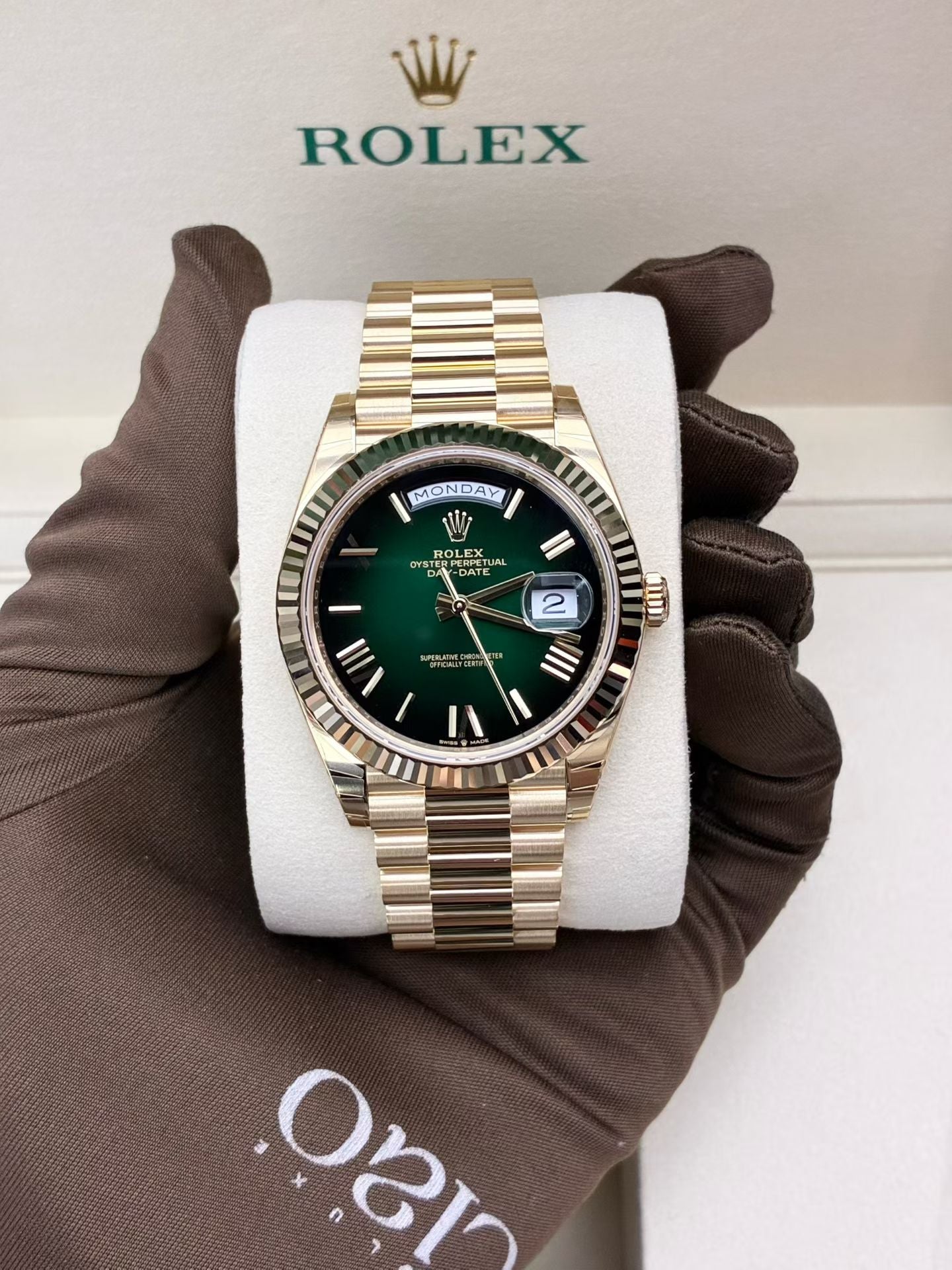 Rolex DAYDATE 40MM YELLOWGOLD GREEN OMBRE DIAL