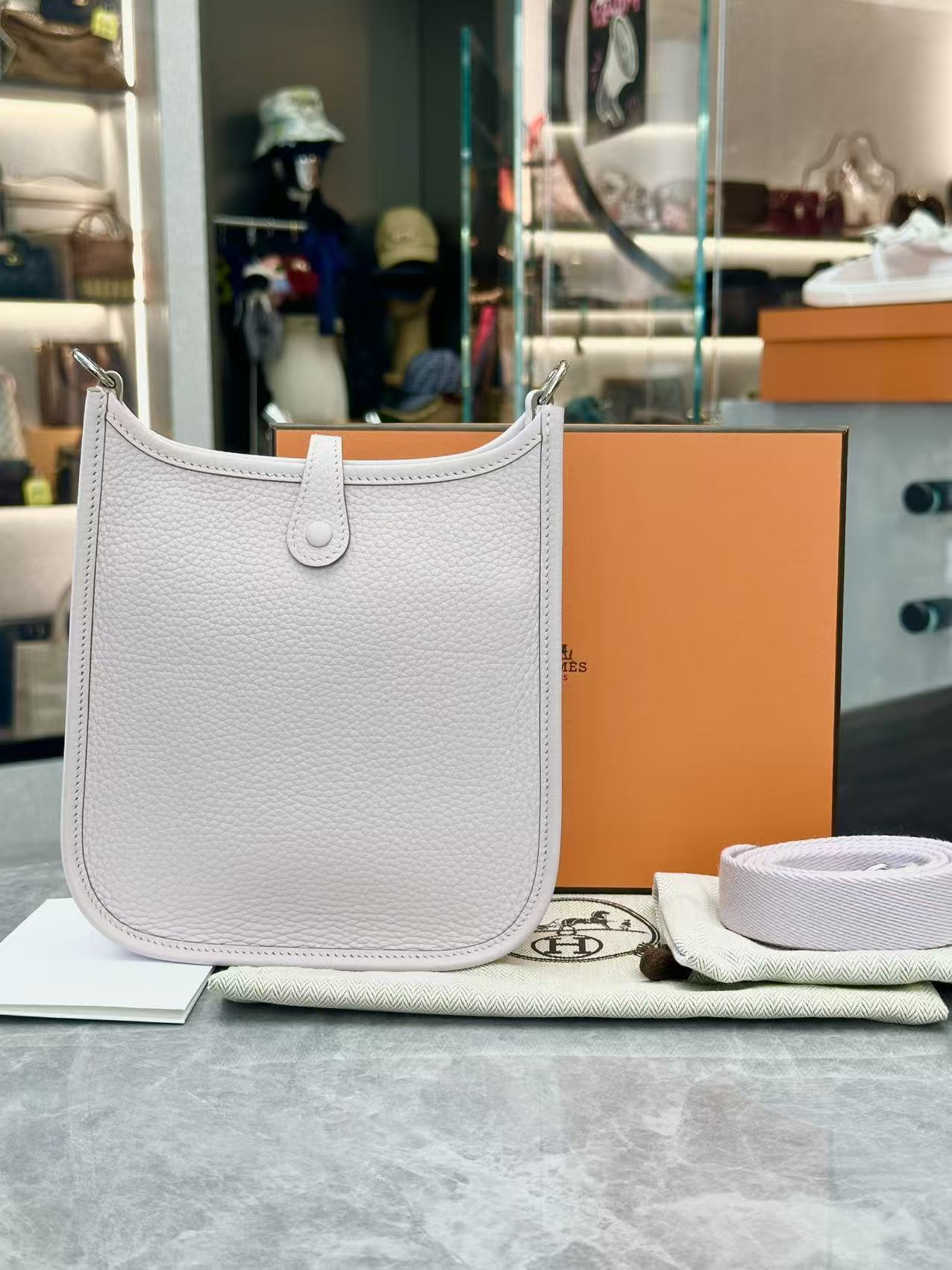 HERMES 2024 Mini Evelyne TPM 16 Mauve Pale PHW