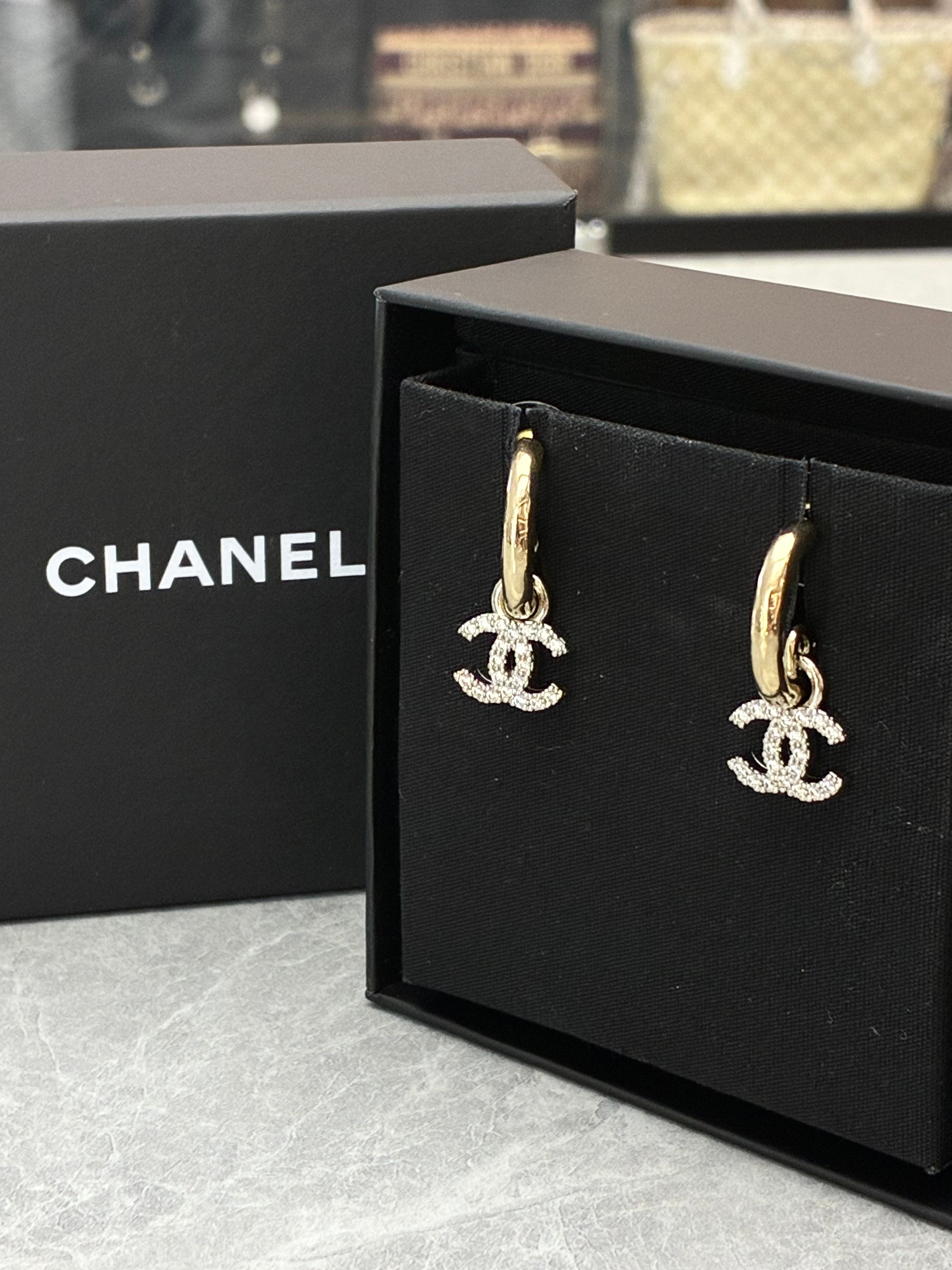 Chanel 22S CC Earrings