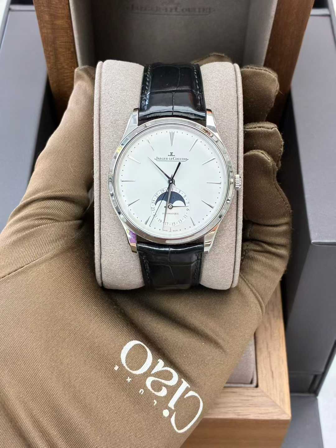 Jaeger-LeCoultre Master Ultra Thin Moon