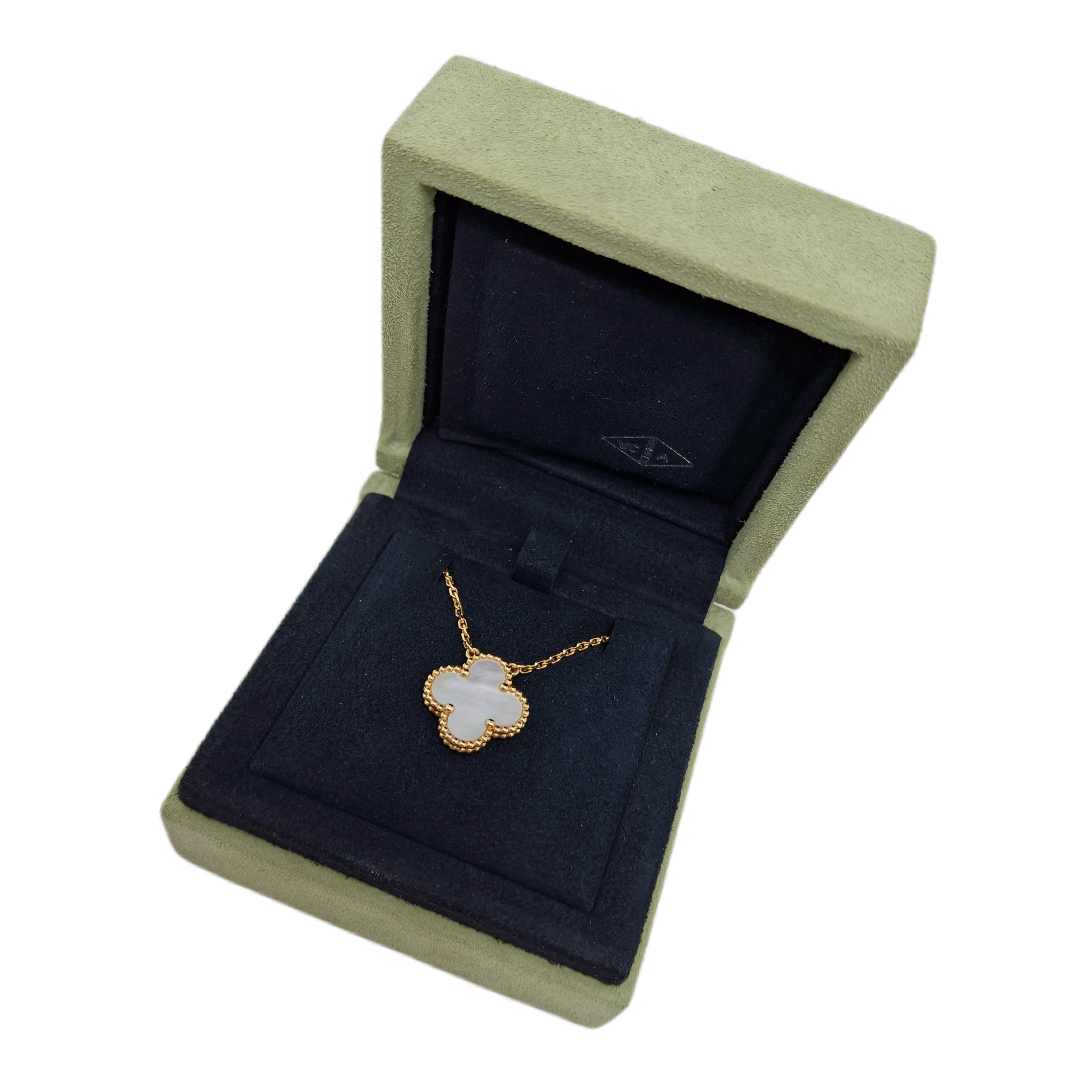 Van Cleef & Arpels Vintage Alhambra Pendant (White Mother-of-pearl) Yellow Gold