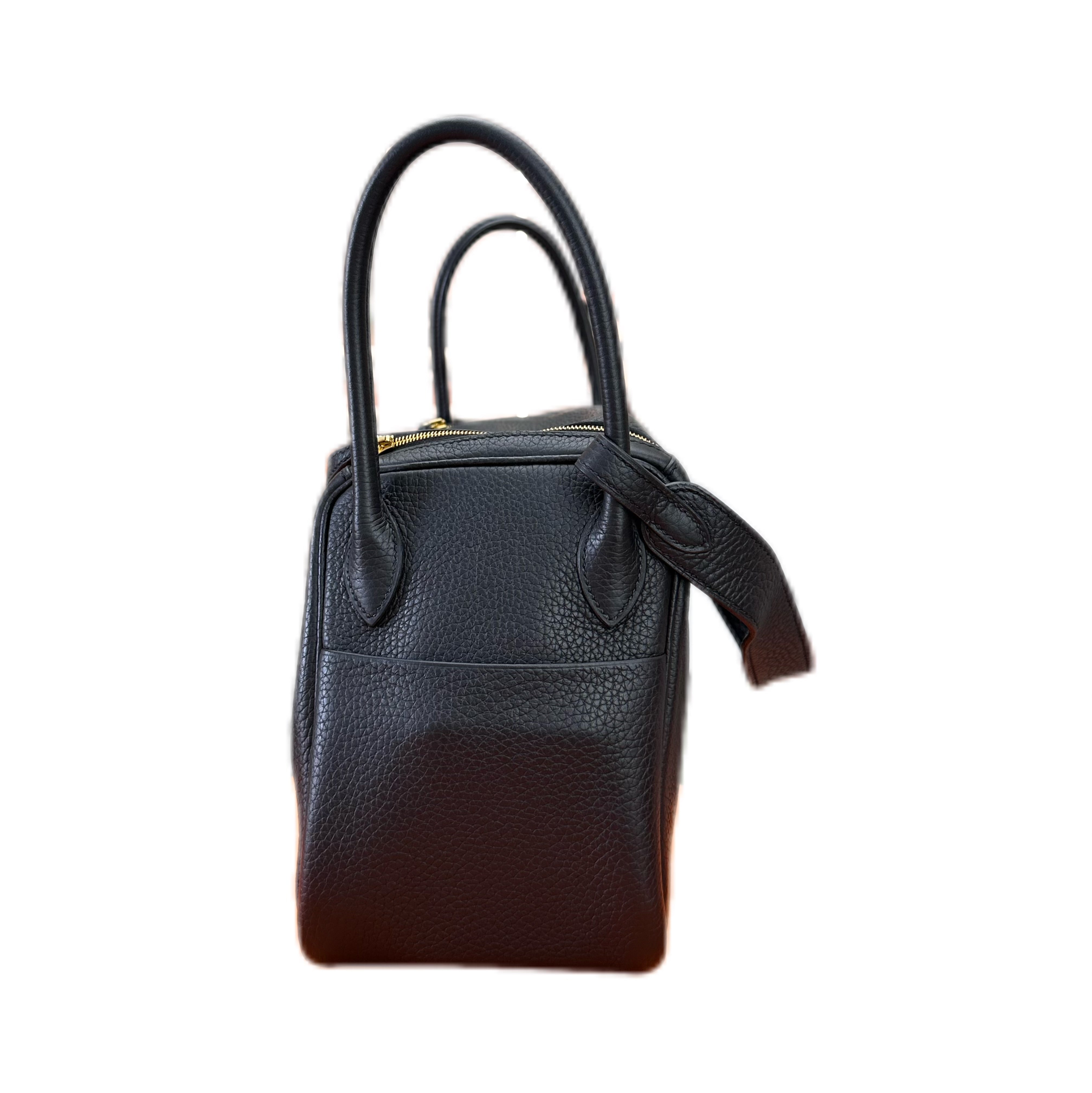 HERMÈS LINDY 26 Taurillon Clemence GHW in Noir(black) D stamp