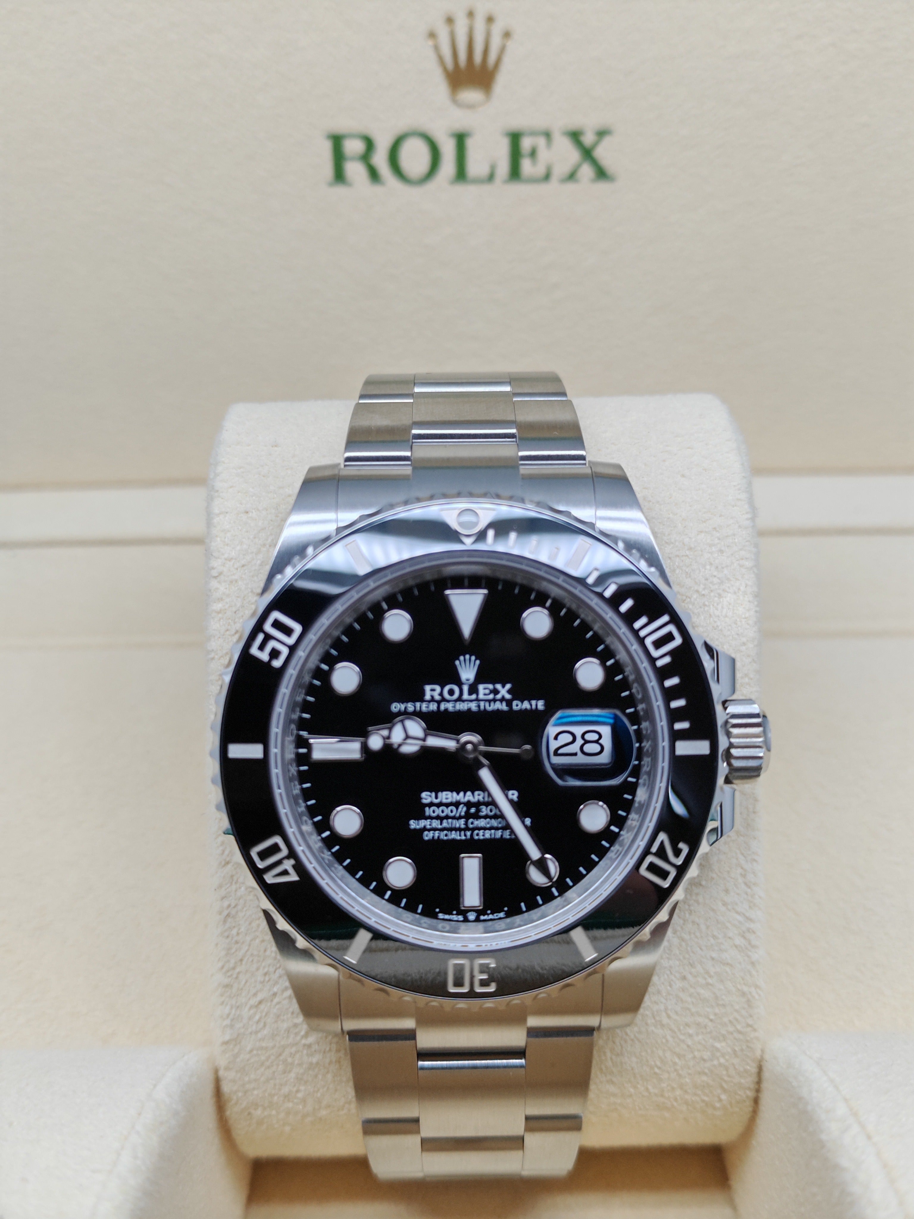 Rolex 126610LN Submariner Date 41 with Oystersteel, black dial, Oyster Bracelet