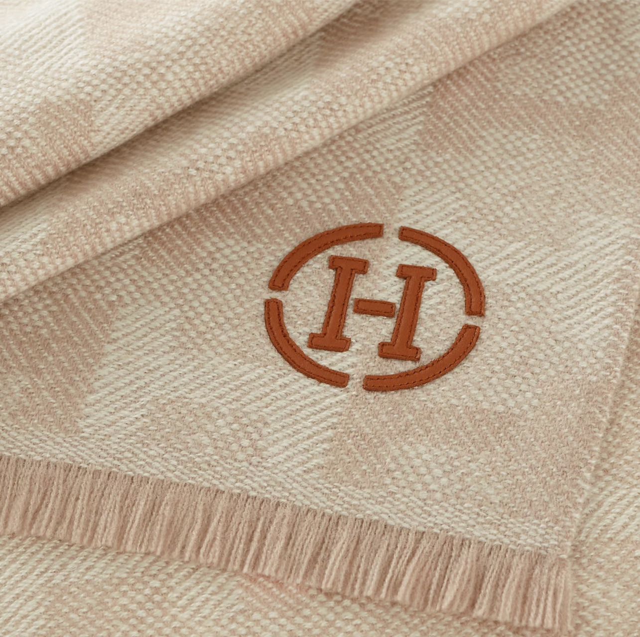 HERMÈS H Jacquard muffler Beige / Écru Designed by Philippe Mouquet