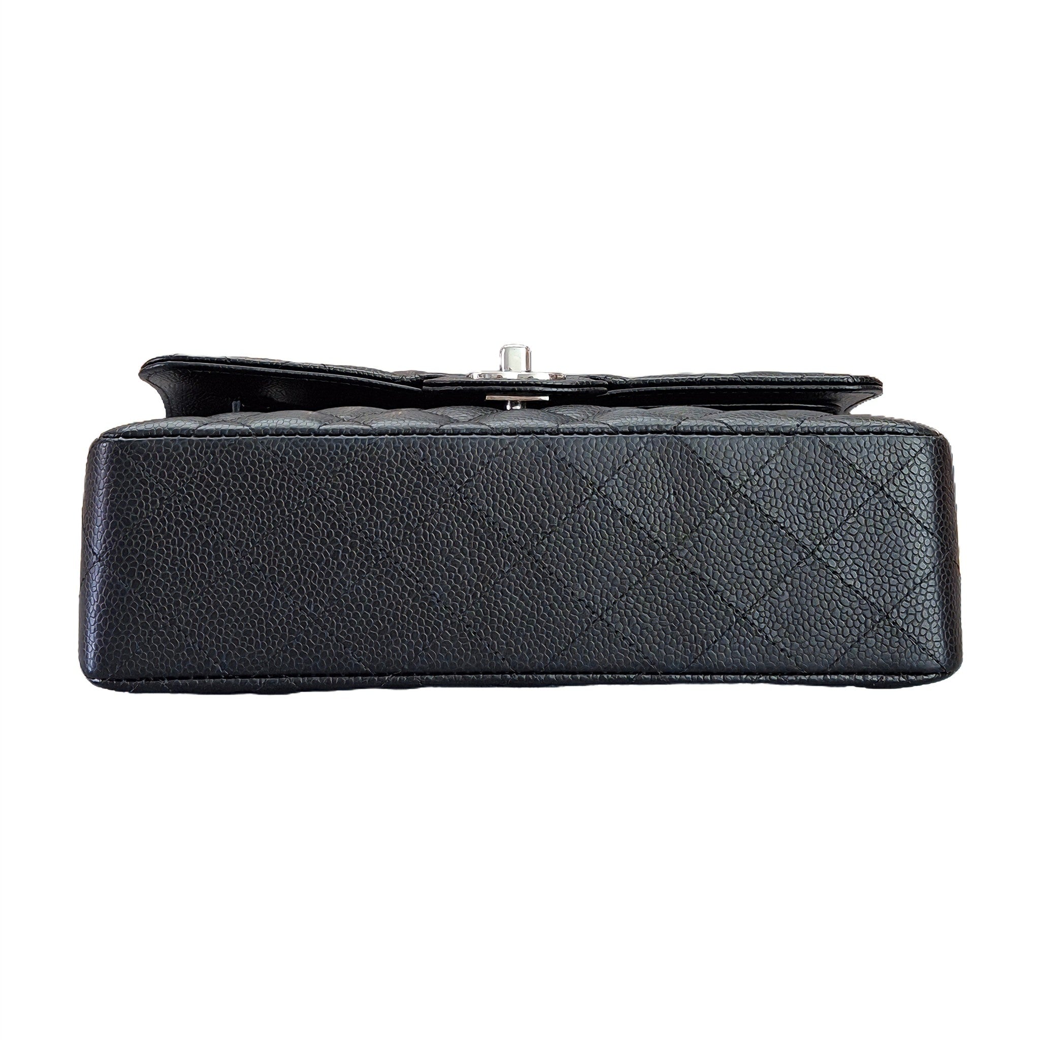 CHANEL Caviar Quilted East West Flap （Black）