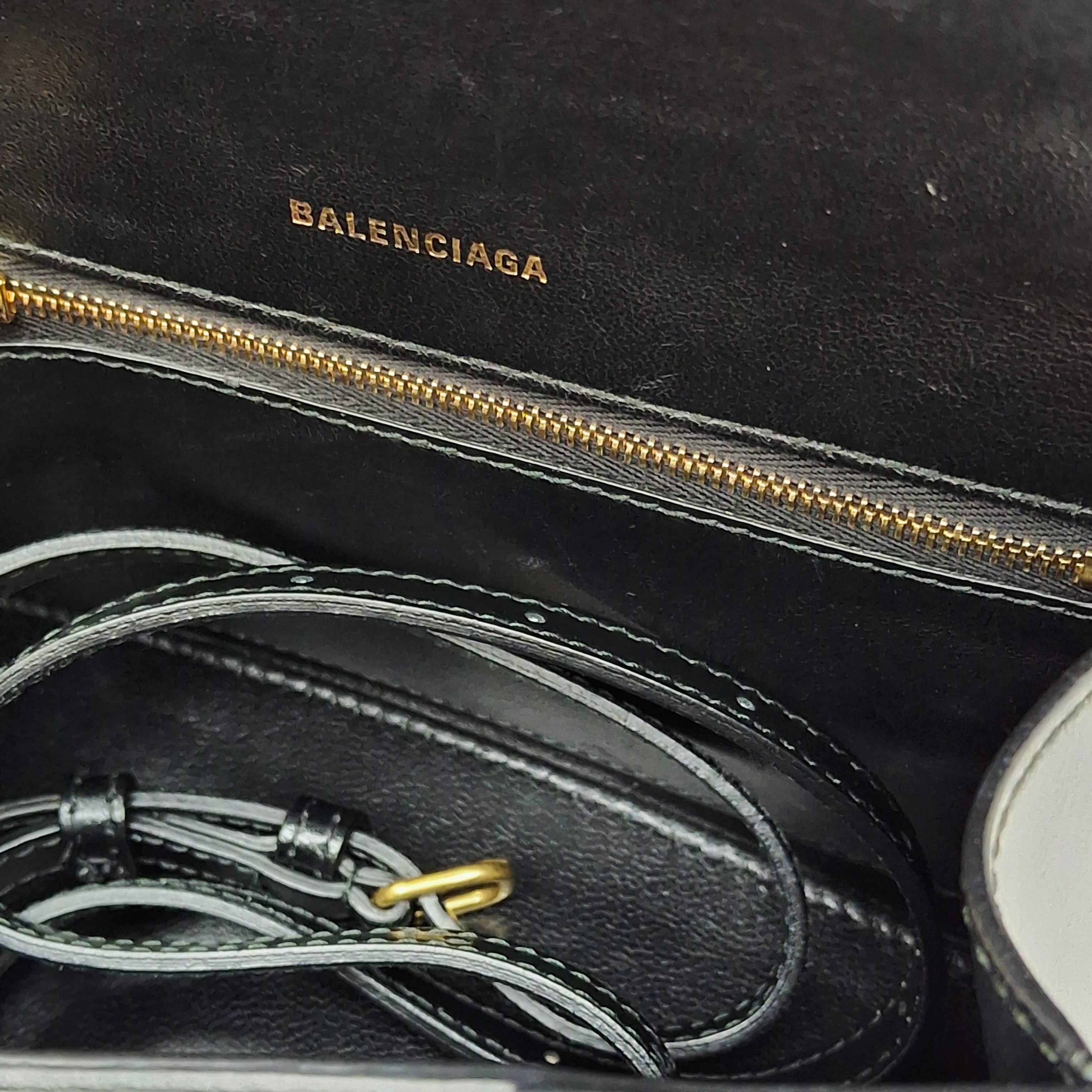 Balenciaga Hourglass Small Handbag Calfskin Shiny Box in Black