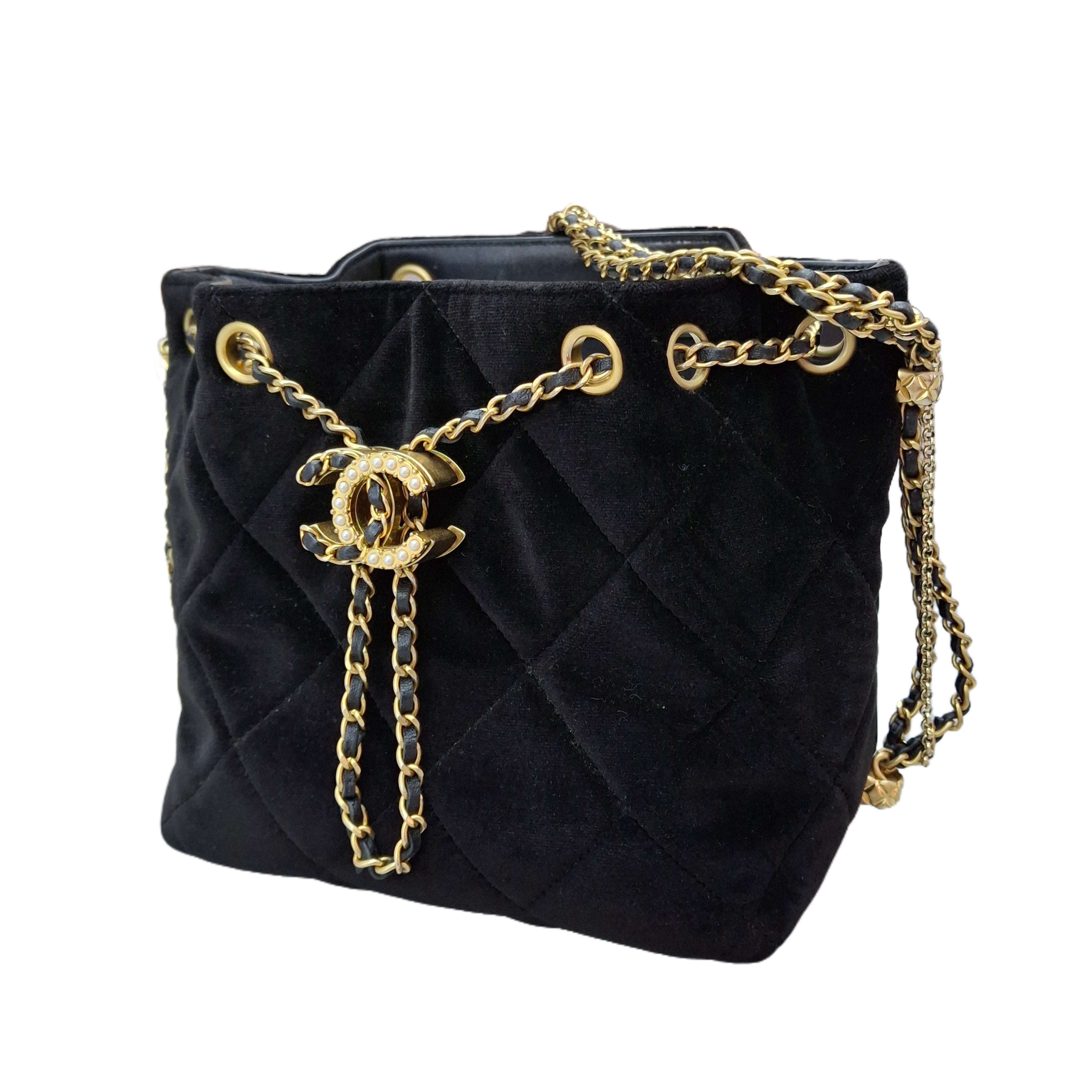 CHANEL 21FW CC Crush on Chain Velvet Bucket GHW (Black) Vintage