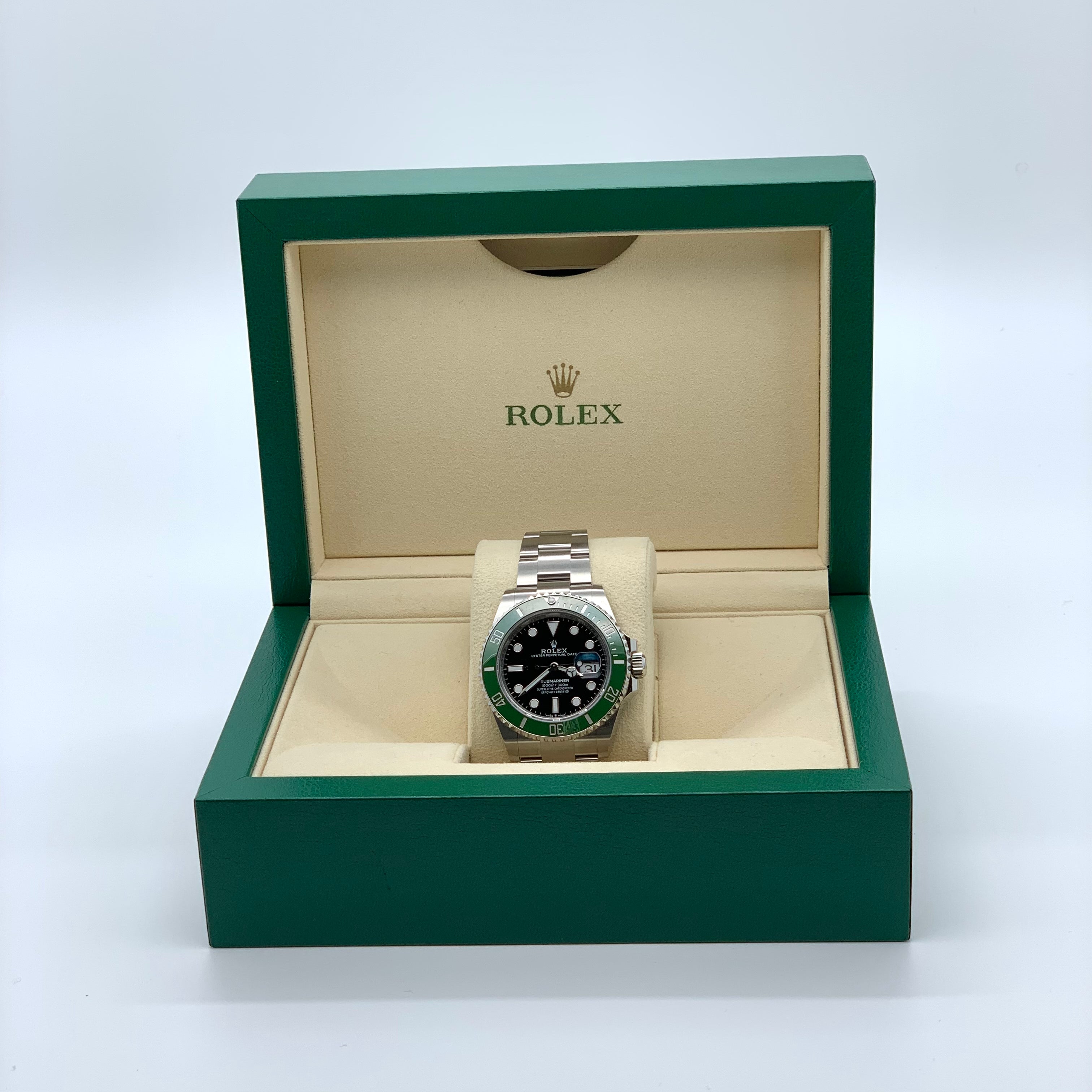 Rolex 126610 Submariner Date 41 with Oystersteel, Green ceramic and black dial, Oyster Bracelet