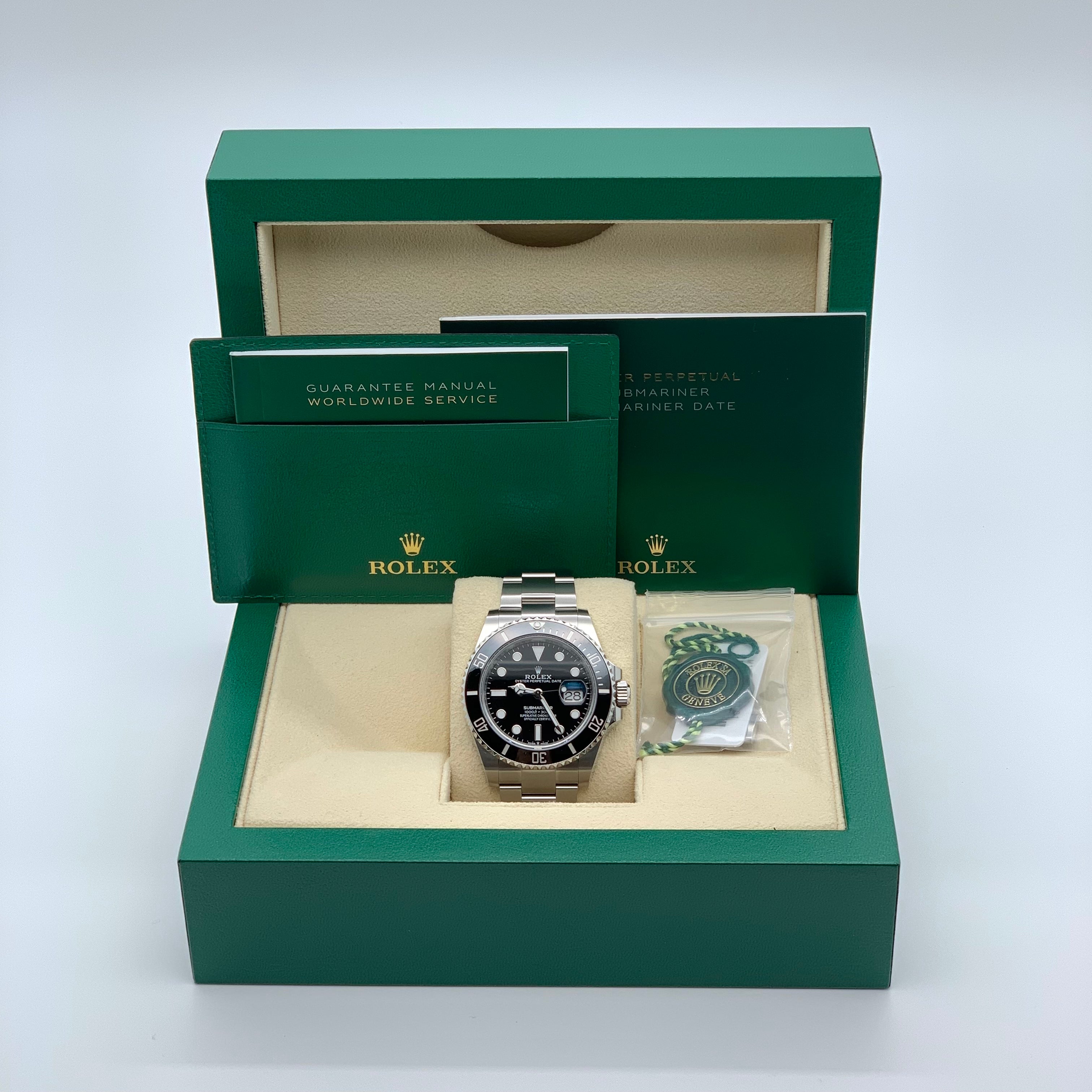 Rolex 126610 Submariner Date 41 with Oystersteel, Black ceramic and black dial, Oyster Bracelet