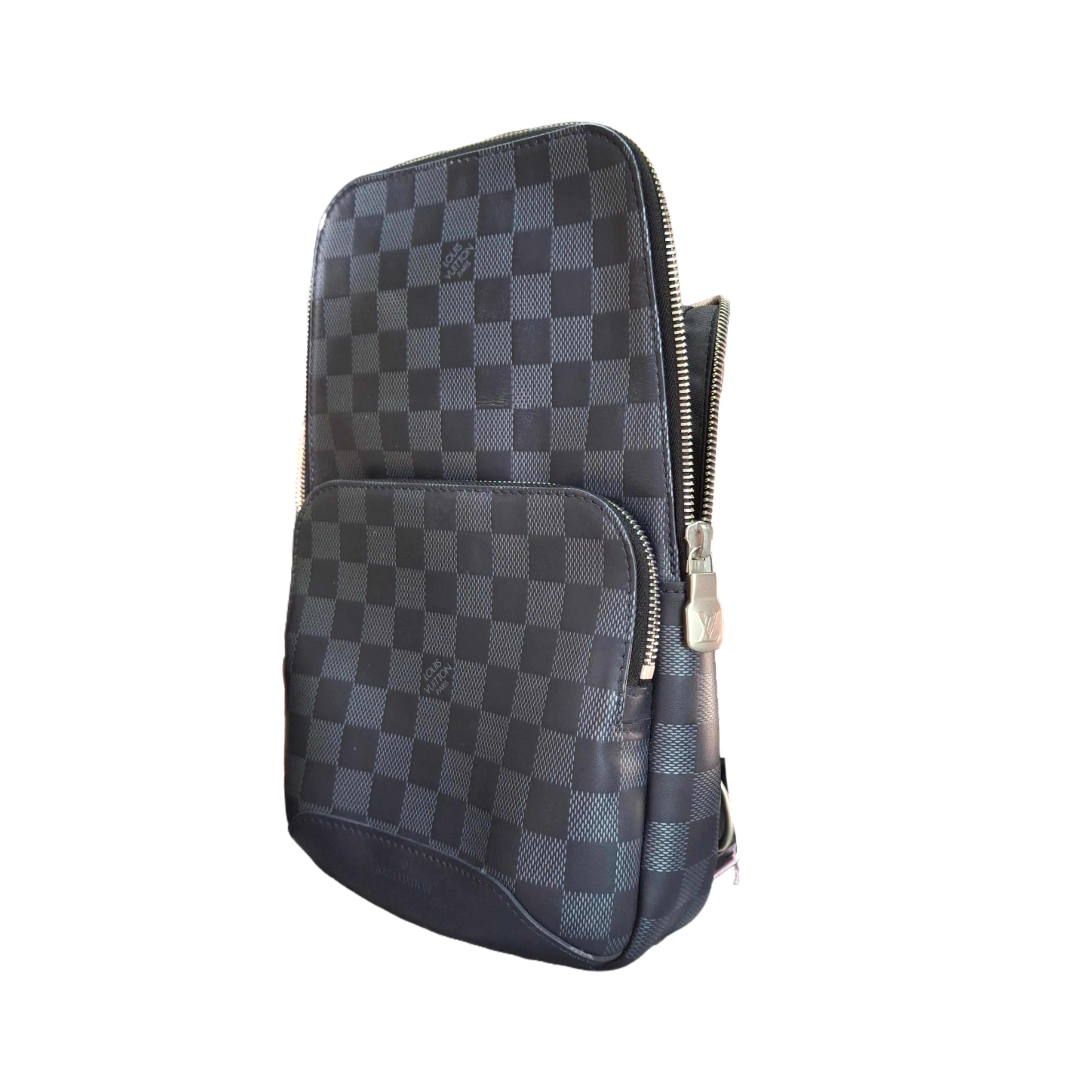 LOUIS VUITTON Avenue Slingbag NM (Damier Graphite Canvas)