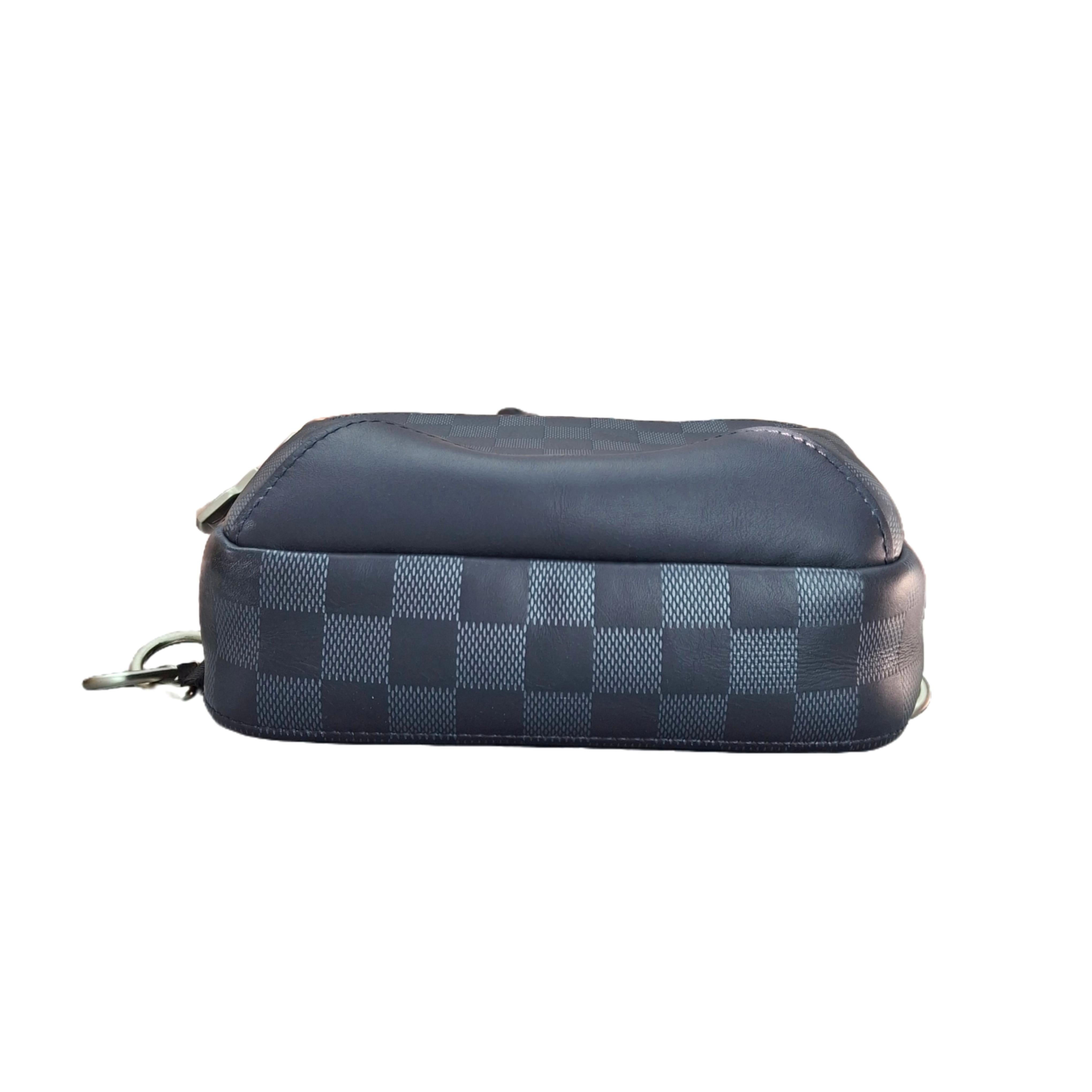 LOUIS VUITTON Avenue Slingbag NM (Damier Graphite Canvas)