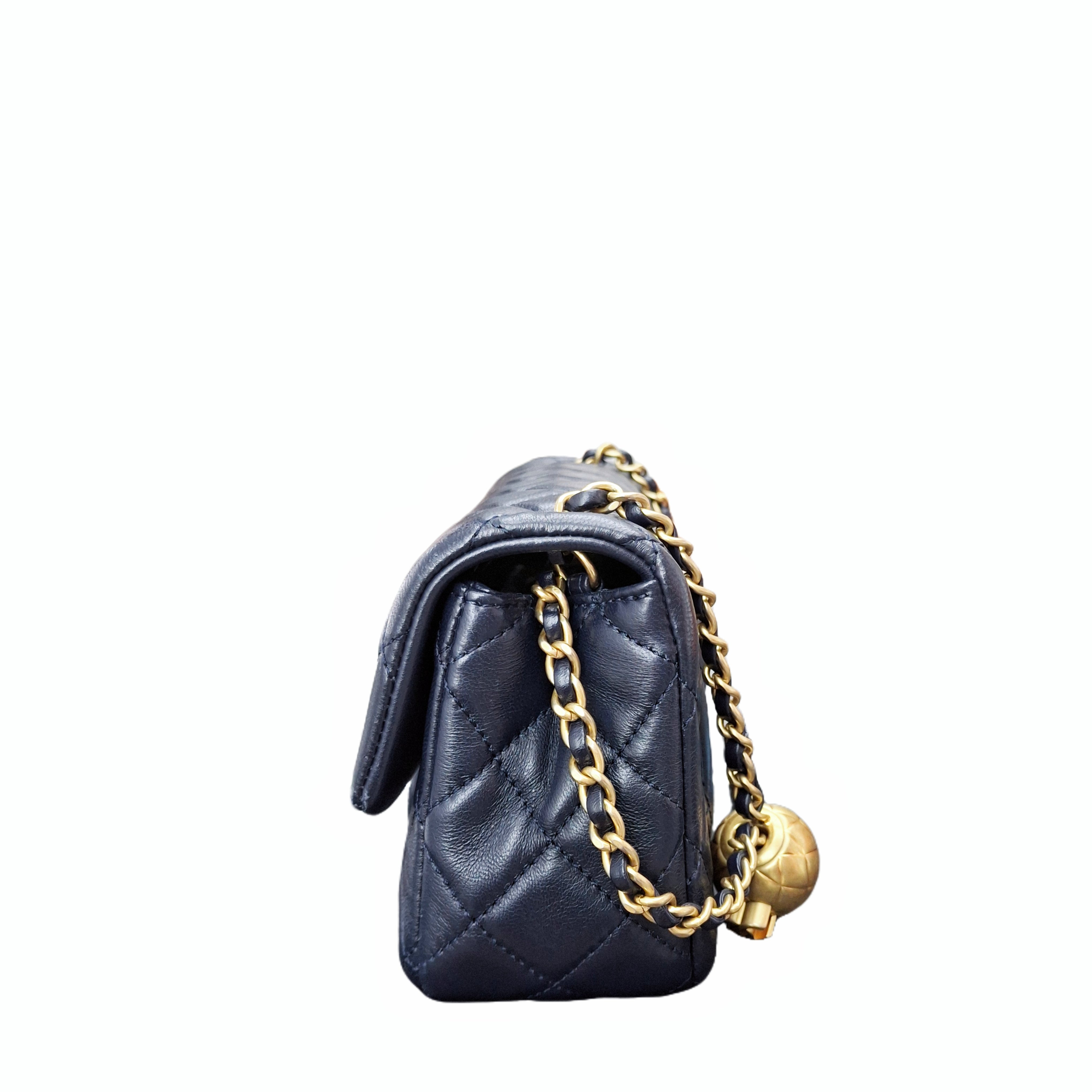 CHANEL Pearl Crush Flap Bag Quilted Lambskin Mini (Navy)