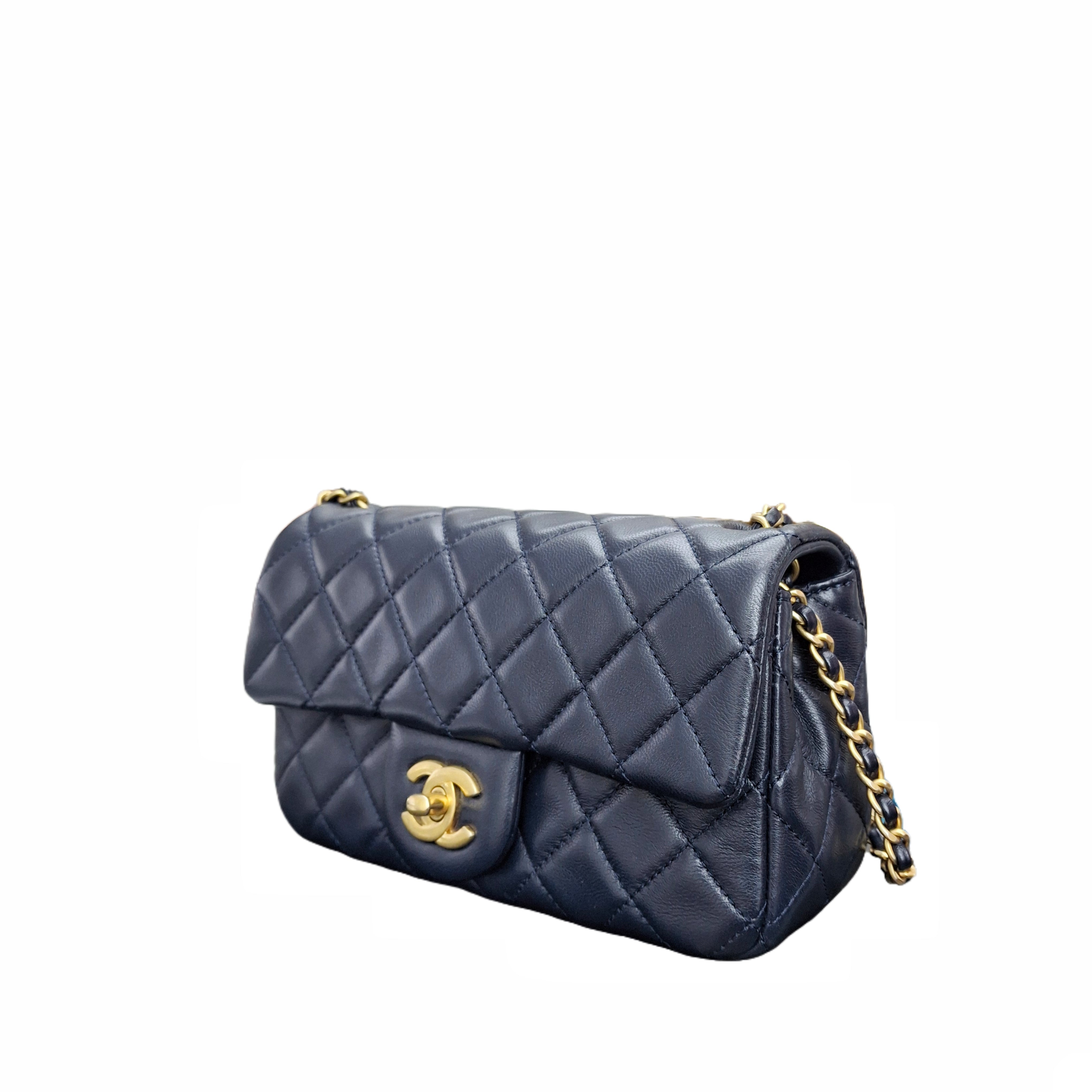 CHANEL Pearl Crush Flap Bag Quilted Lambskin Mini (Navy)