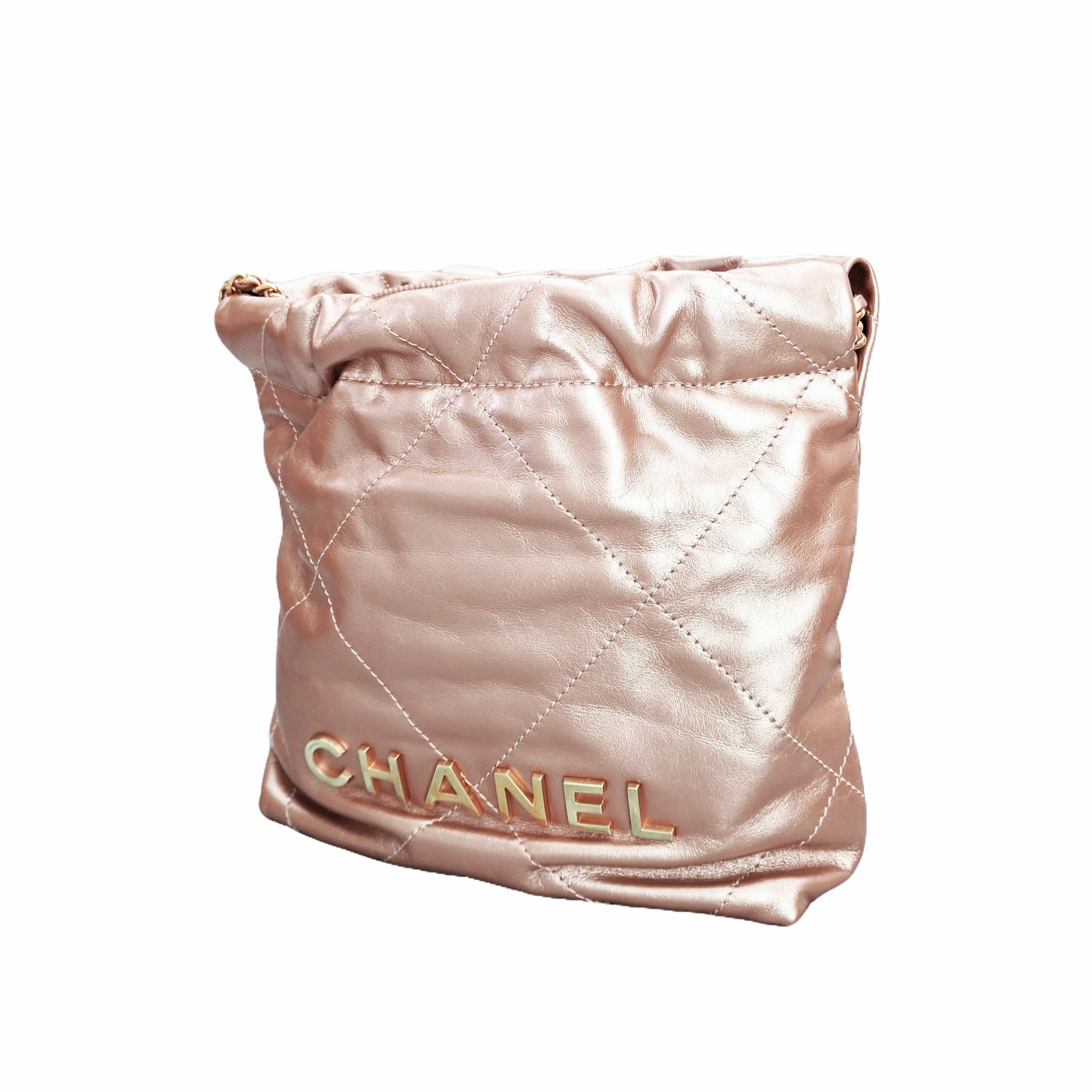 CHANEL 22 BAG Mini in Shiny Calfskin and Gold-tone Metal (Pink)