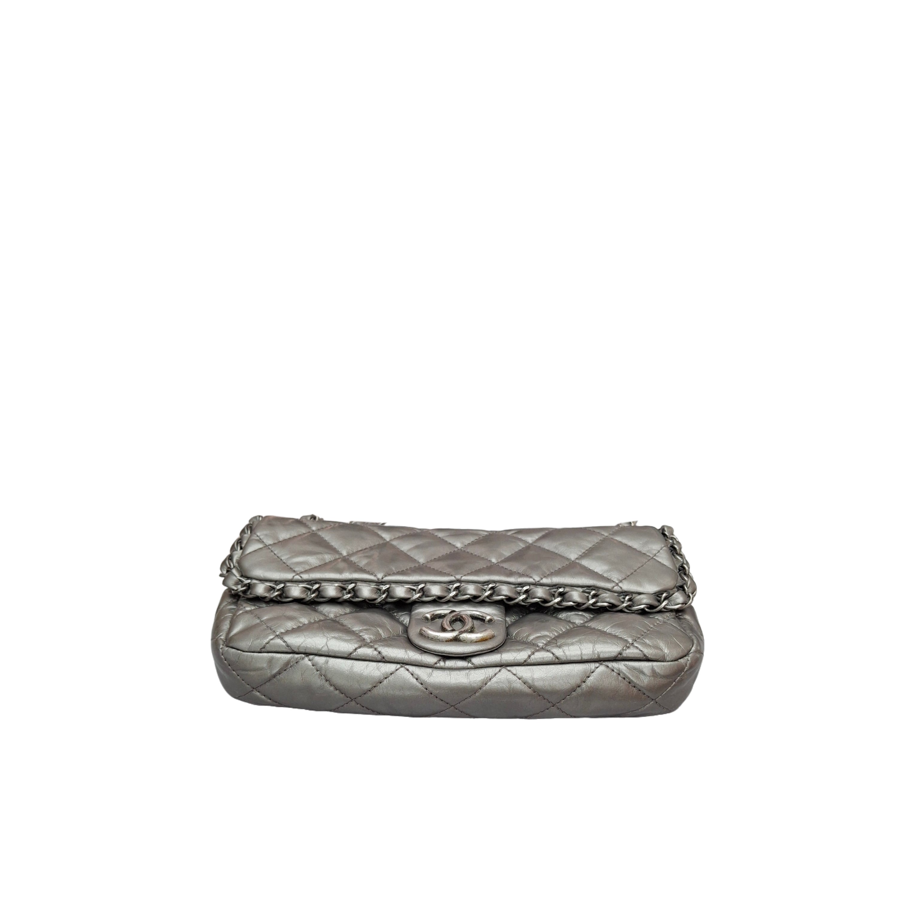 CHANEL small chain flap handbag (Grey)