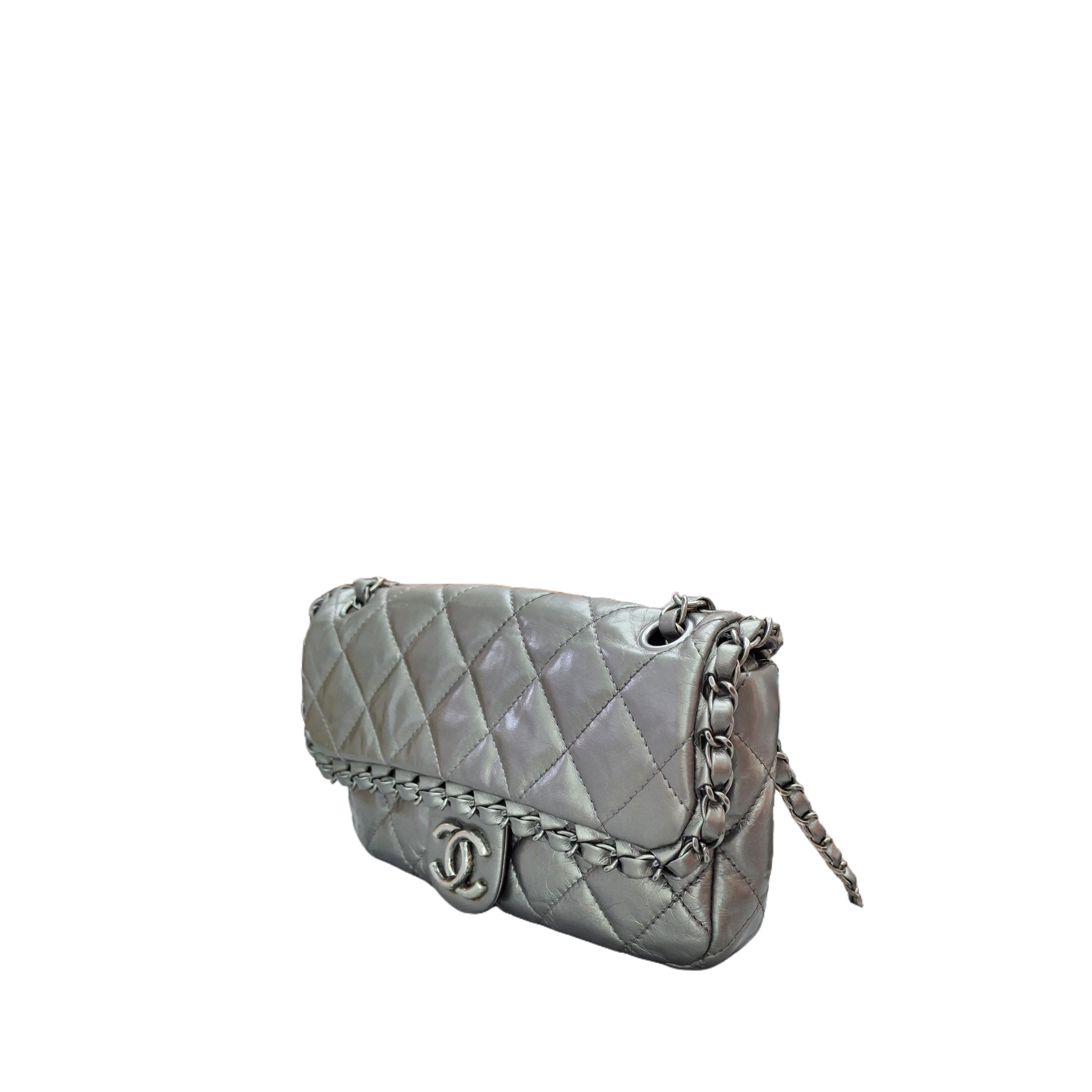 CHANEL small chain flap handbag (Grey)